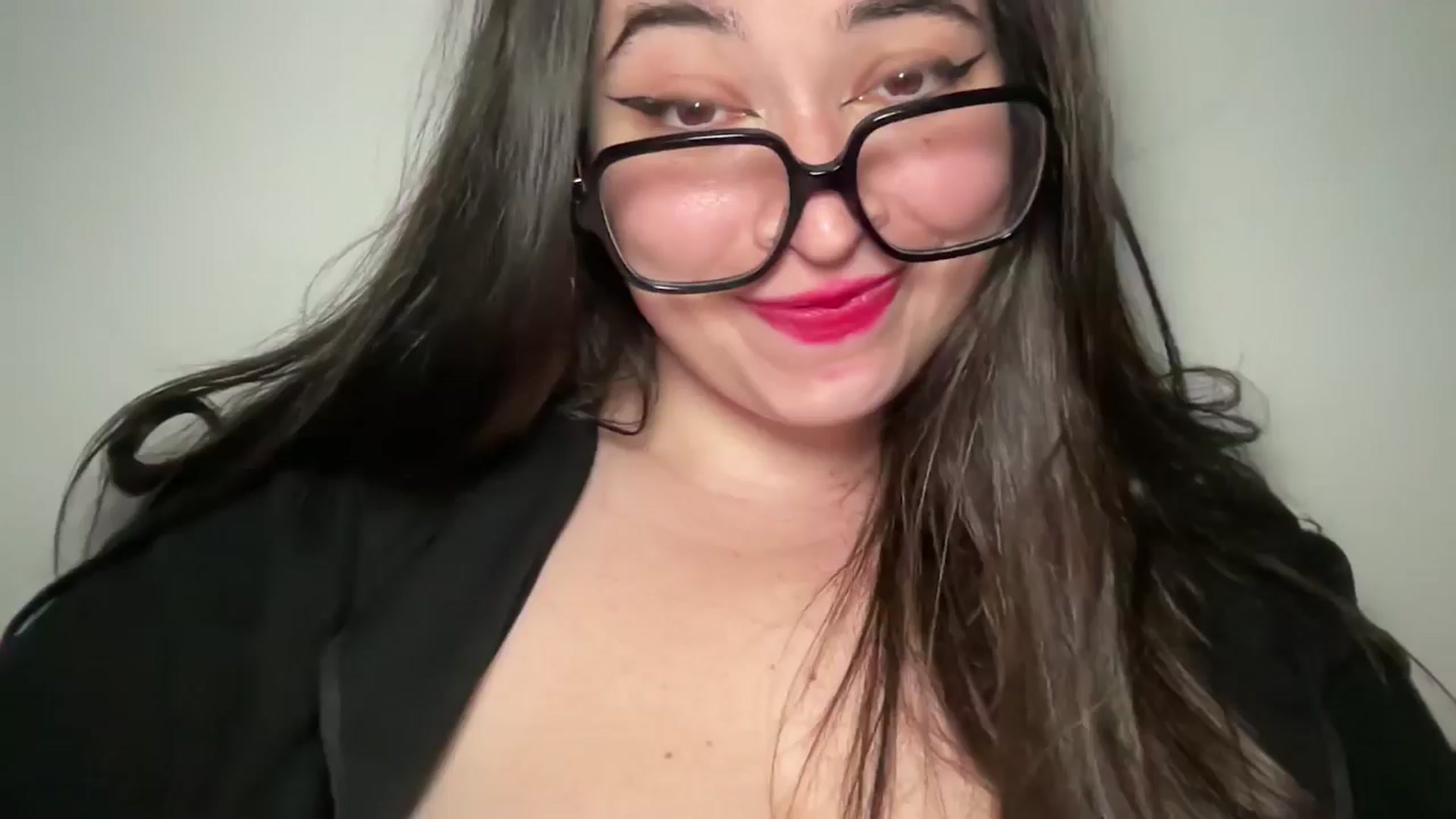 Gallery image thumbnail from Hasymura's myfreecams stream on, 06/17/2024, 22:35 image 7 of 20