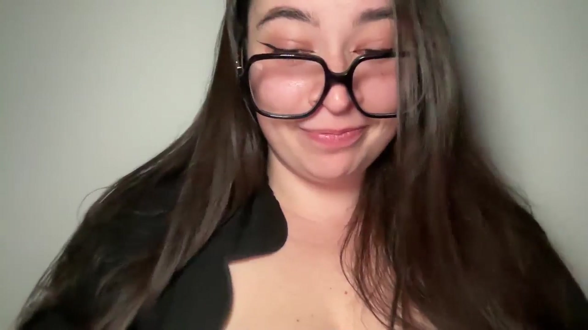 Gallery image thumbnail from Hasymura's myfreecams stream on, 06/18/2024, 23:53 image 2 of 20