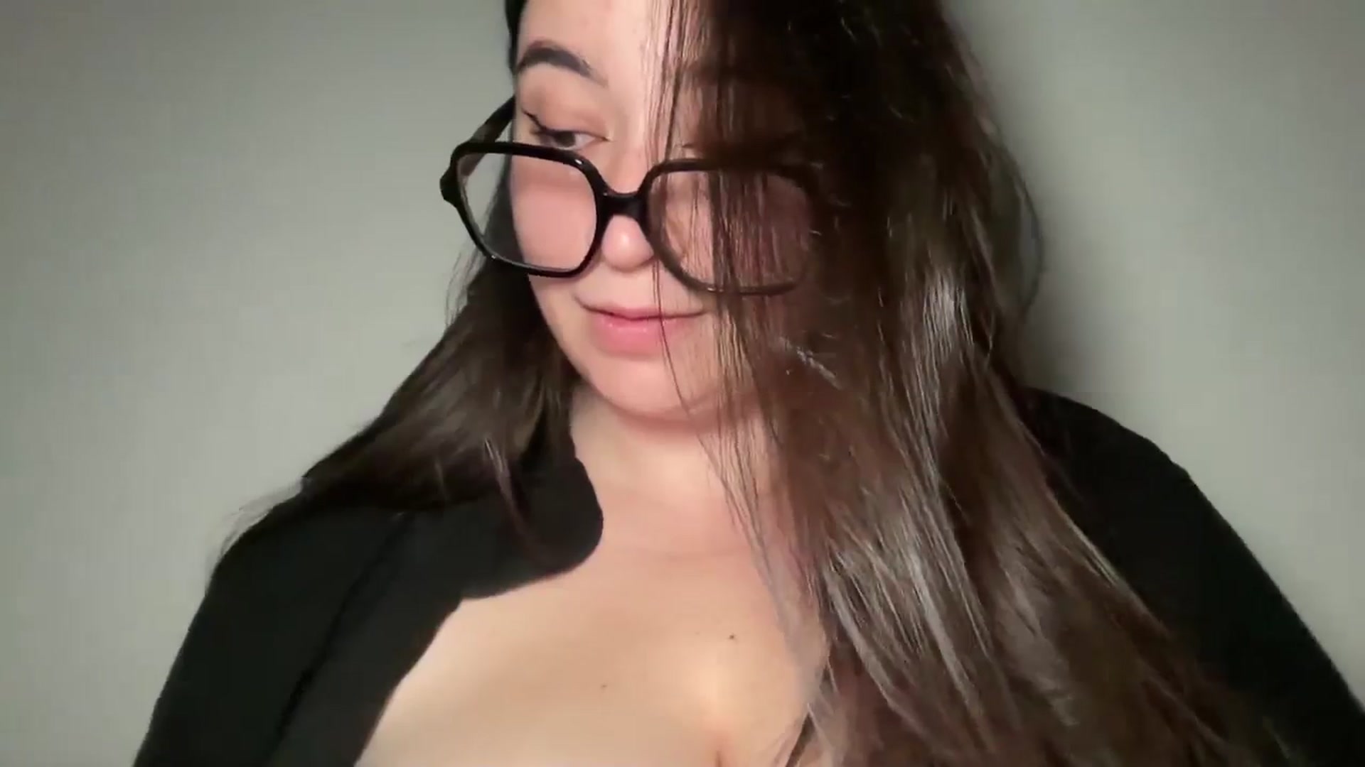 Gallery image thumbnail from Hasymura's myfreecams stream on, 06/18/2024, 23:53 image 17 of 20