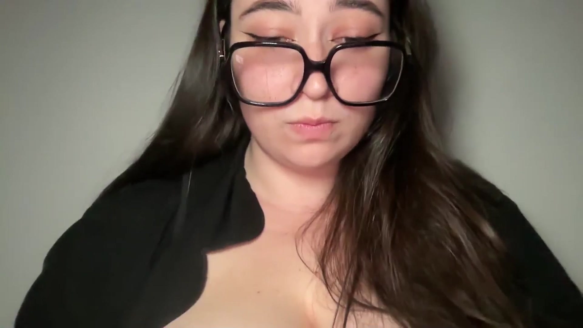 Gallery image thumbnail from Hasymura's myfreecams stream on, 06/18/2024, 23:53 image 9 of 20