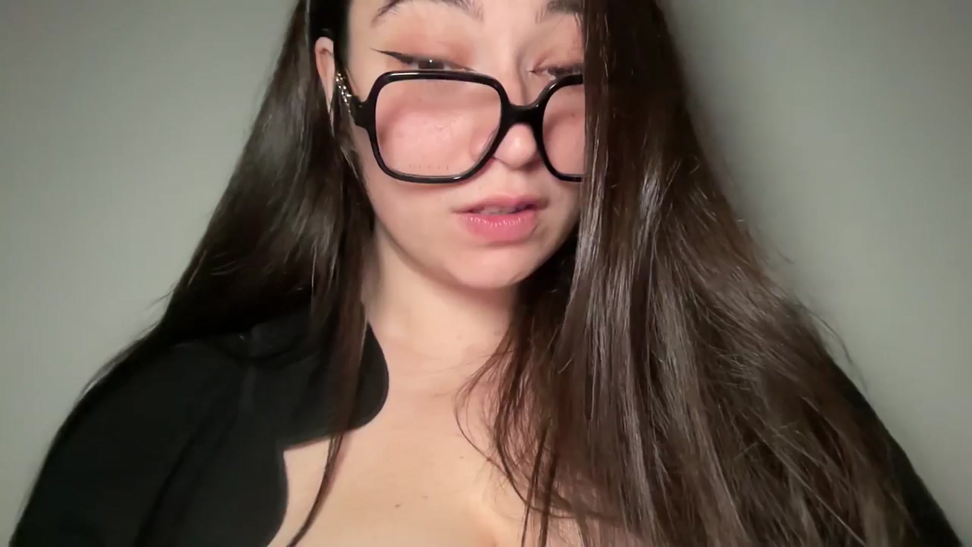 Gallery image thumbnail from Hasymura's myfreecams stream on, 06/18/2024, 23:53 image 5 of 20