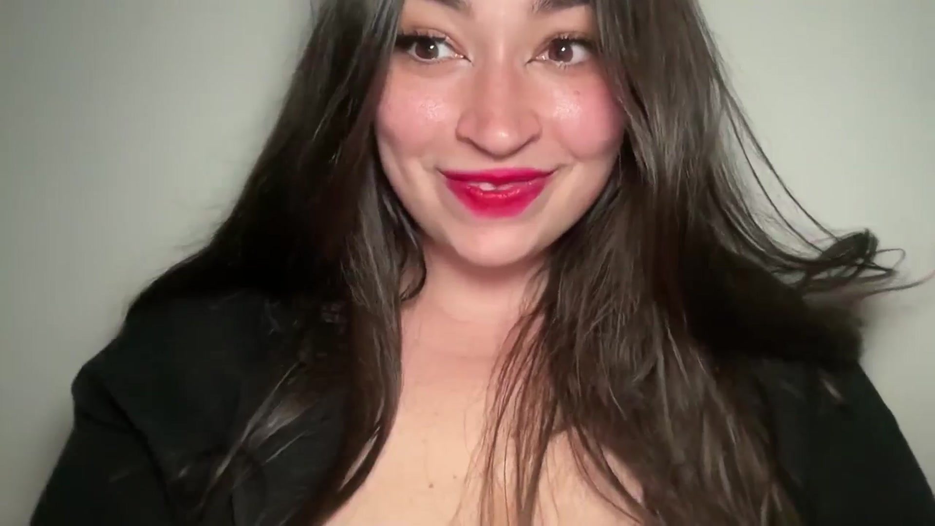 Gallery image thumbnail from Hasymura's myfreecams stream on, 06/19/2024, 22:43 image 10 of 20