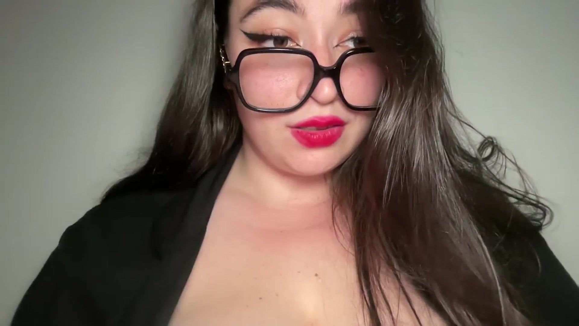 Gallery image thumbnail from Hasymura's myfreecams stream on, 06/19/2024, 22:43 image 18 of 20