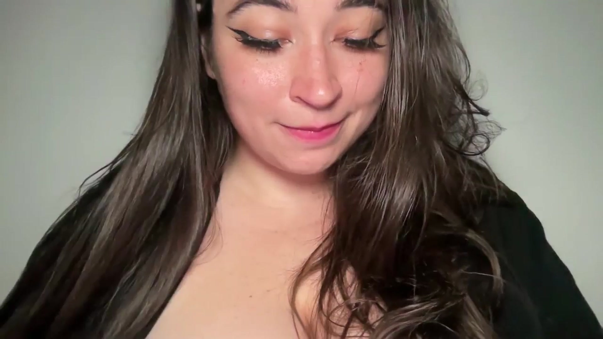 Gallery image thumbnail from Hasymura's myfreecams stream on, 06/30/2024, 23:27 image 16 of 20