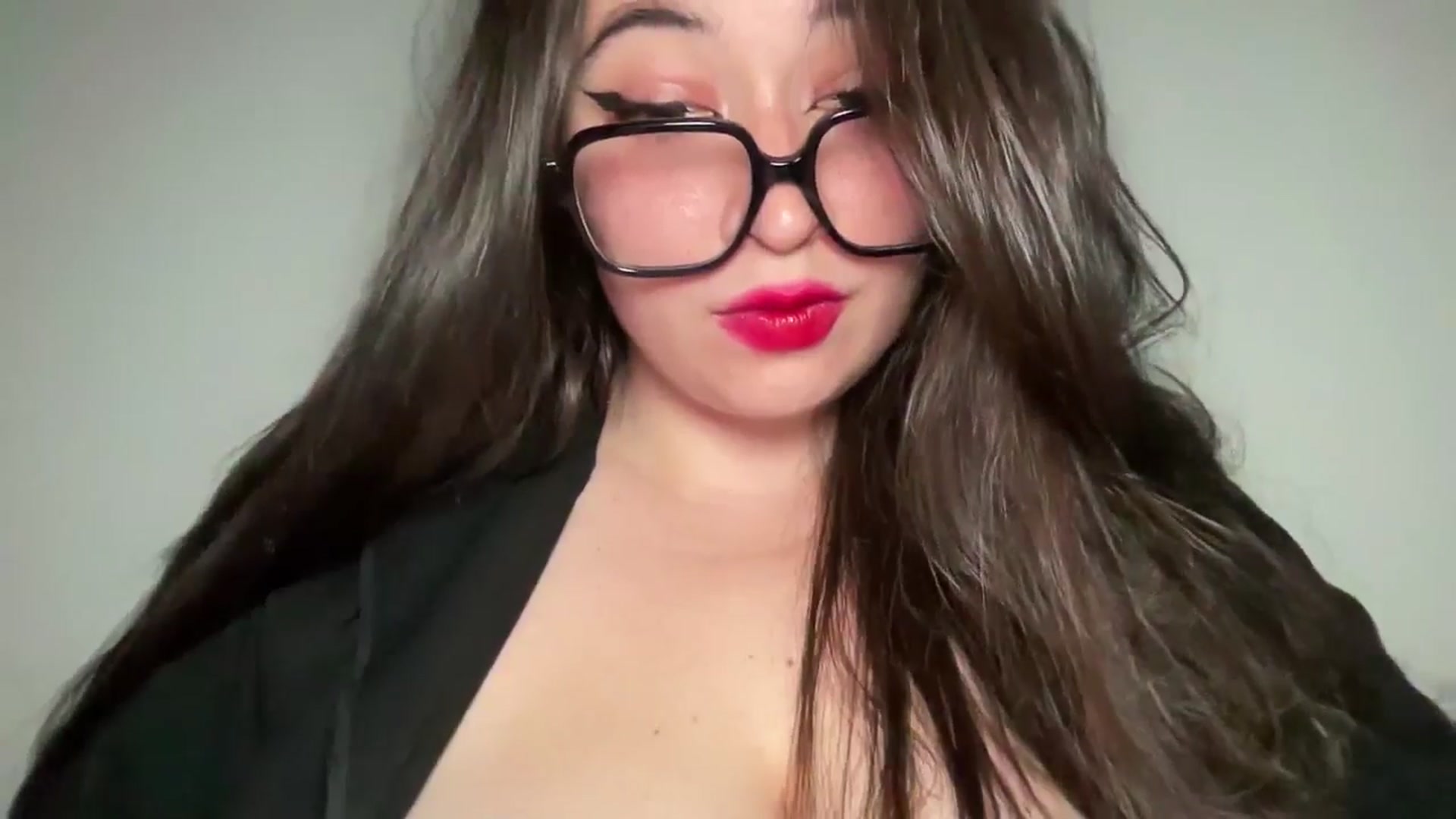 Gallery image thumbnail from Hasymura's myfreecams stream on, 07/01/2024, 23:56 image 9 of 20