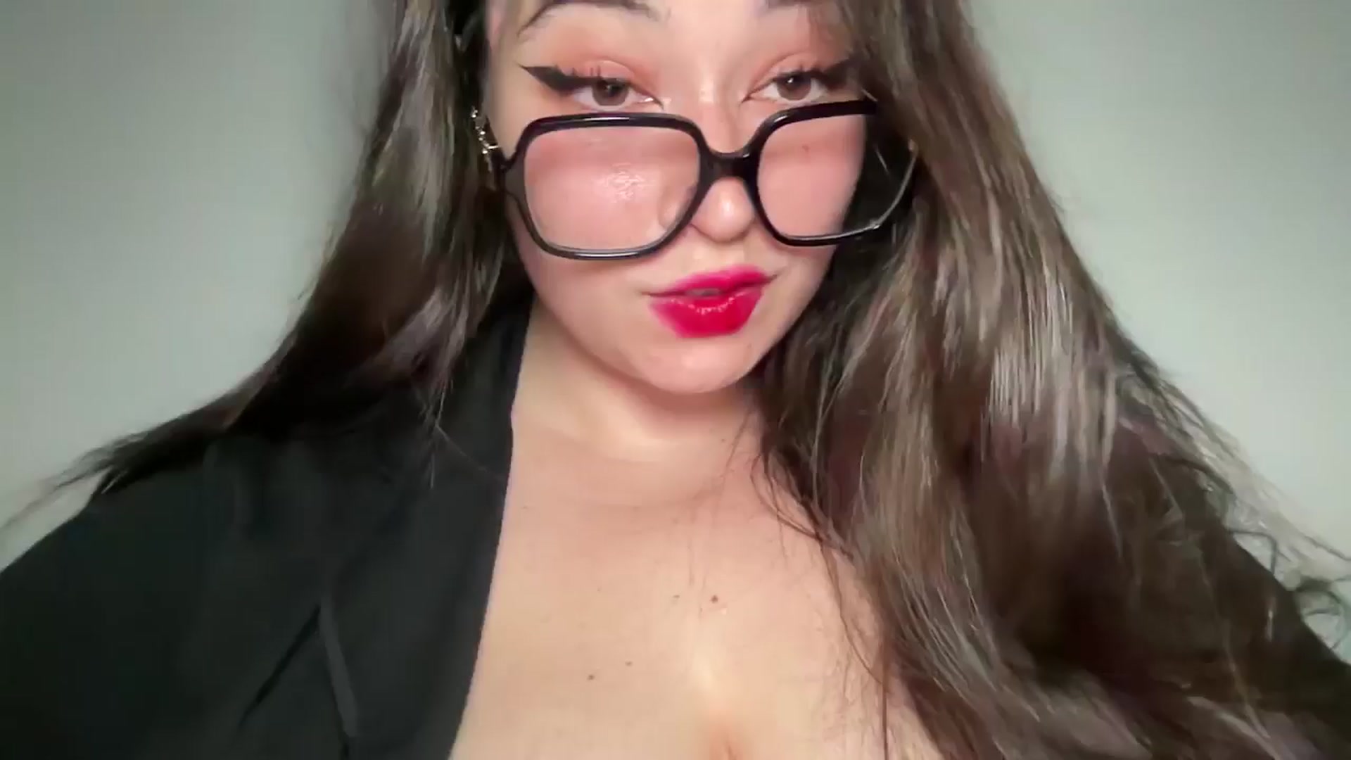 Gallery image thumbnail from Hasymura's myfreecams stream on, 07/01/2024, 23:56 image 3 of 20