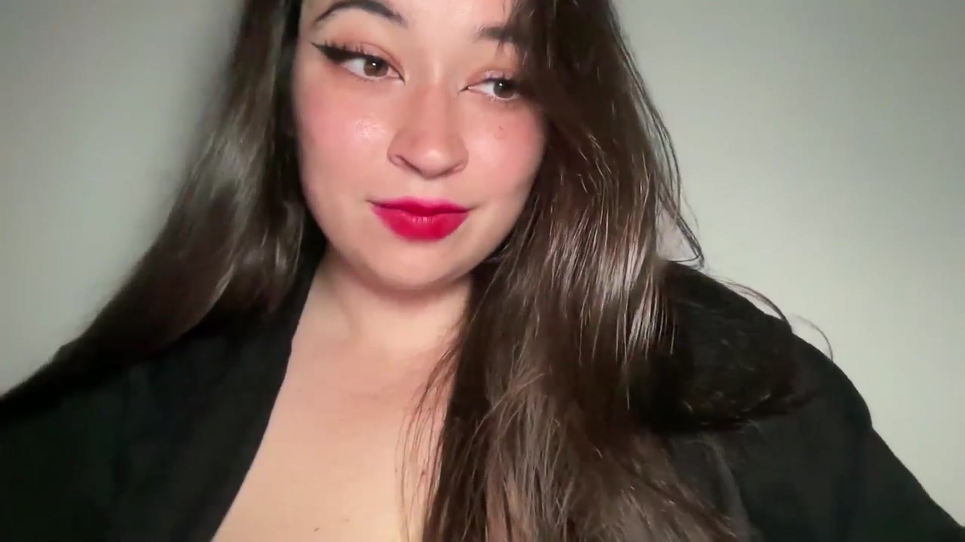 Gallery image thumbnail from Hasymura's myfreecams stream on, 07/02/2024, 24:53 image 6 of 20