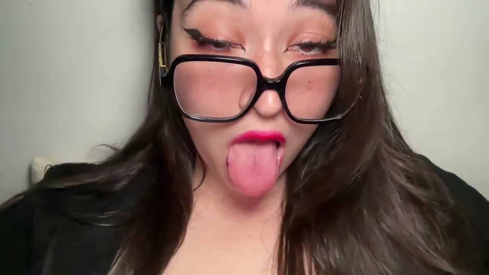 Gallery image thumbnail from Hasymura's myfreecams stream on, 07/02/2024, 24:53 image 15 of 20