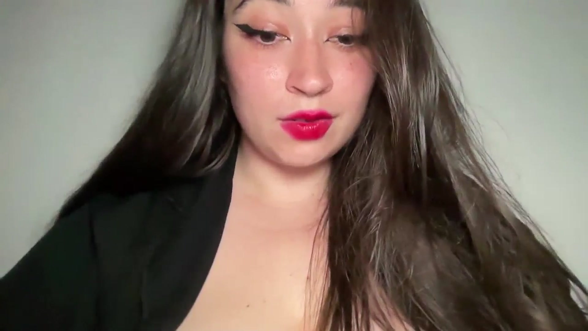 Gallery image thumbnail from Hasymura's myfreecams stream on, 07/02/2024, 24:53 image 5 of 20