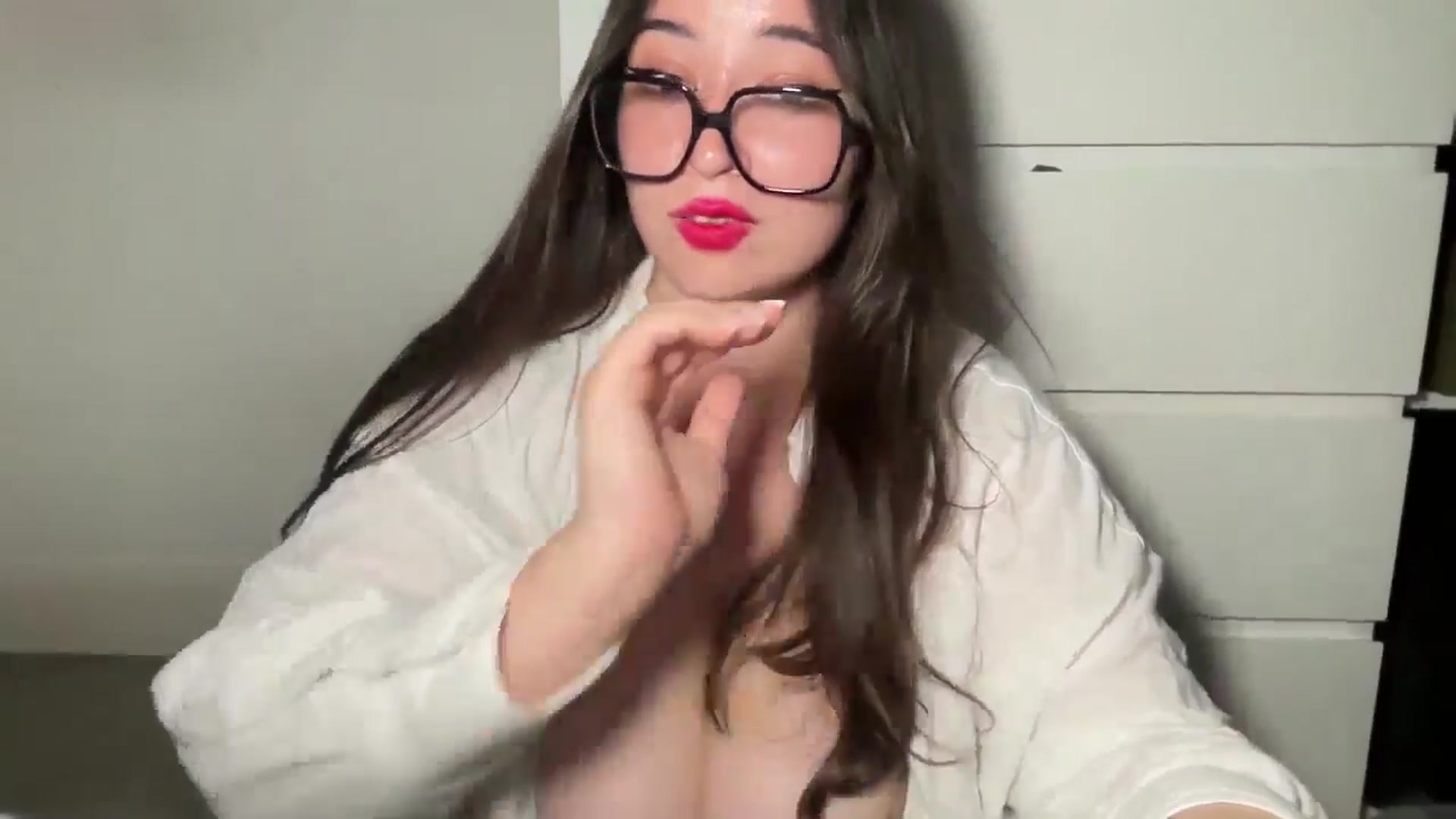 Gallery image thumbnail from Hasymura's myfreecams stream on, 08/11/2024, 22:21 image 15 of 20