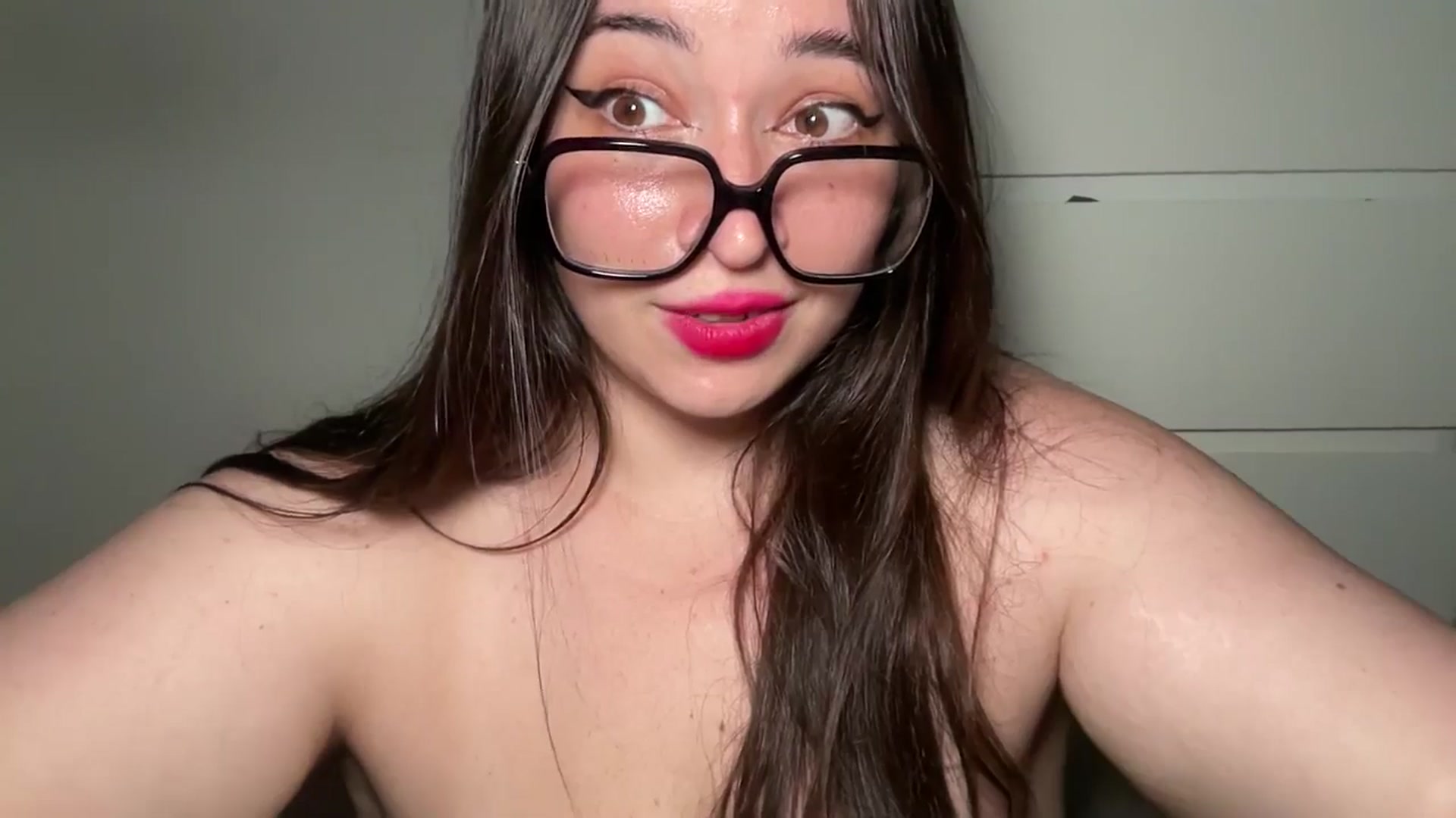 Gallery image thumbnail from Hasymura's myfreecams stream on, 08/12/2024, 24:14 image 13 of 20