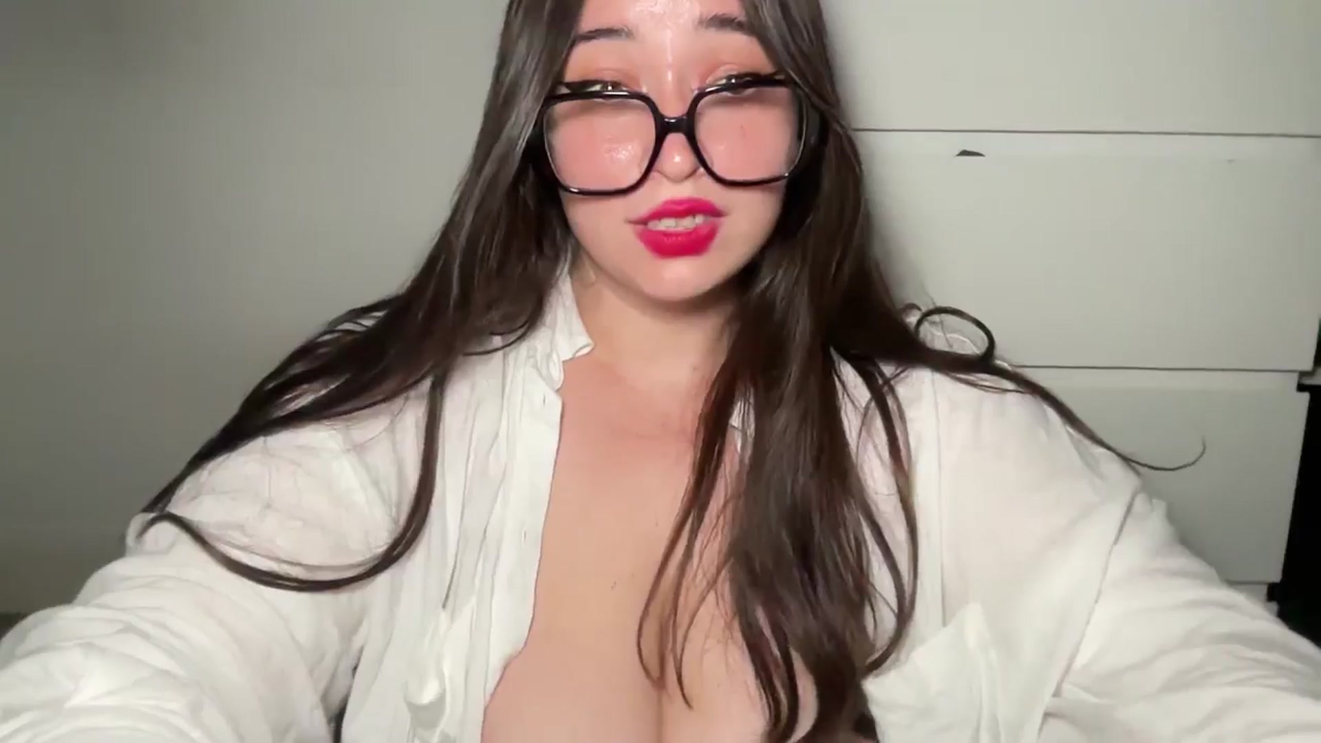 Gallery image thumbnail from Hasymura's myfreecams stream on, 08/12/2024, 24:14 image 10 of 20