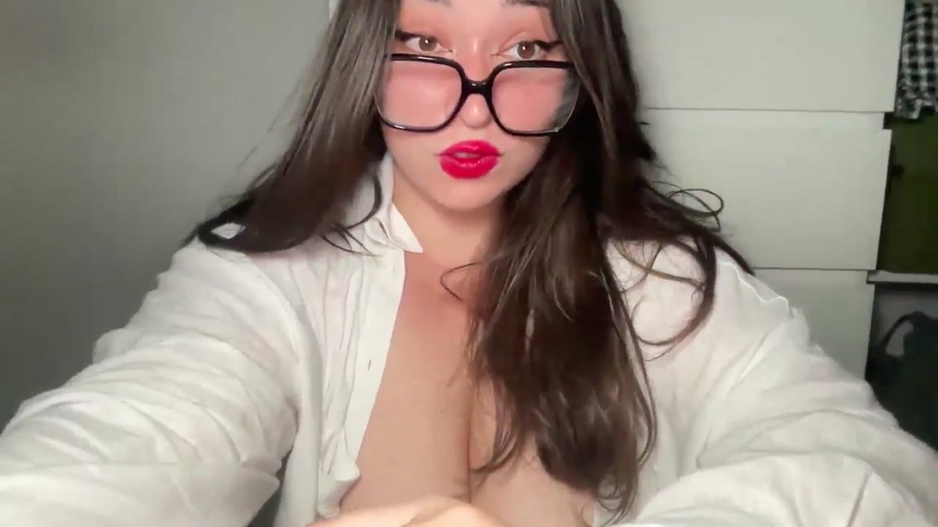 Gallery image thumbnail from Hasymura's myfreecams stream on, 08/12/2024, 22:58 image 18 of 20