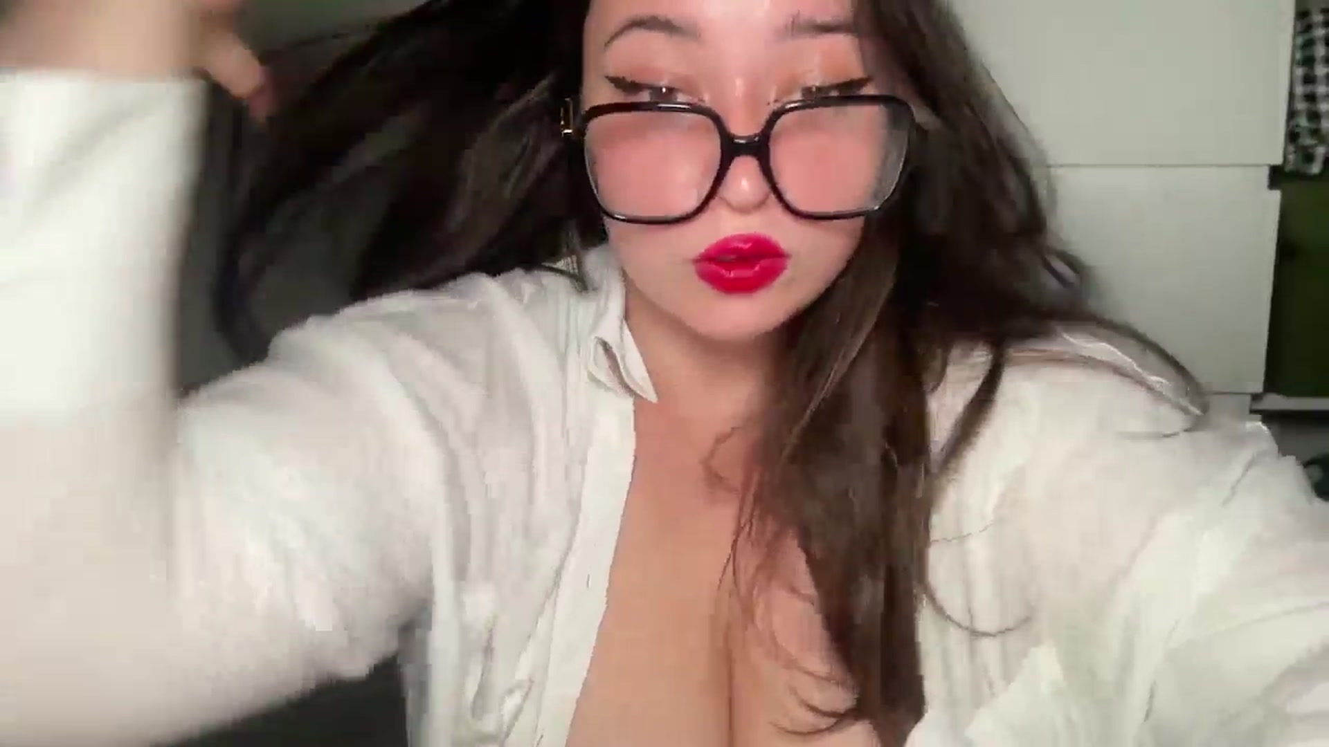Gallery image thumbnail from Hasymura's myfreecams stream on, 08/12/2024, 22:58 image 14 of 20