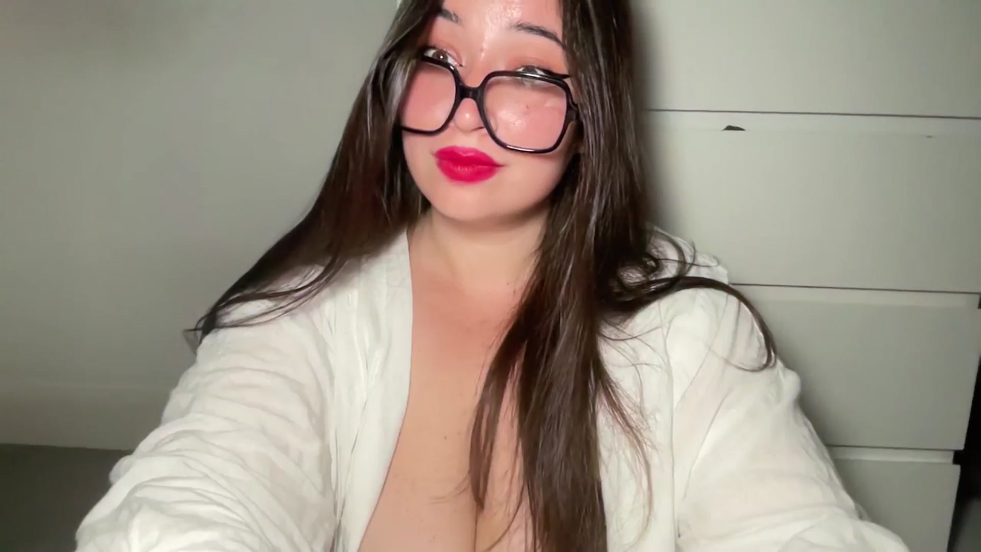Gallery image thumbnail from Hasymura's myfreecams stream on, 08/13/2024, 23:35 image 14 of 20