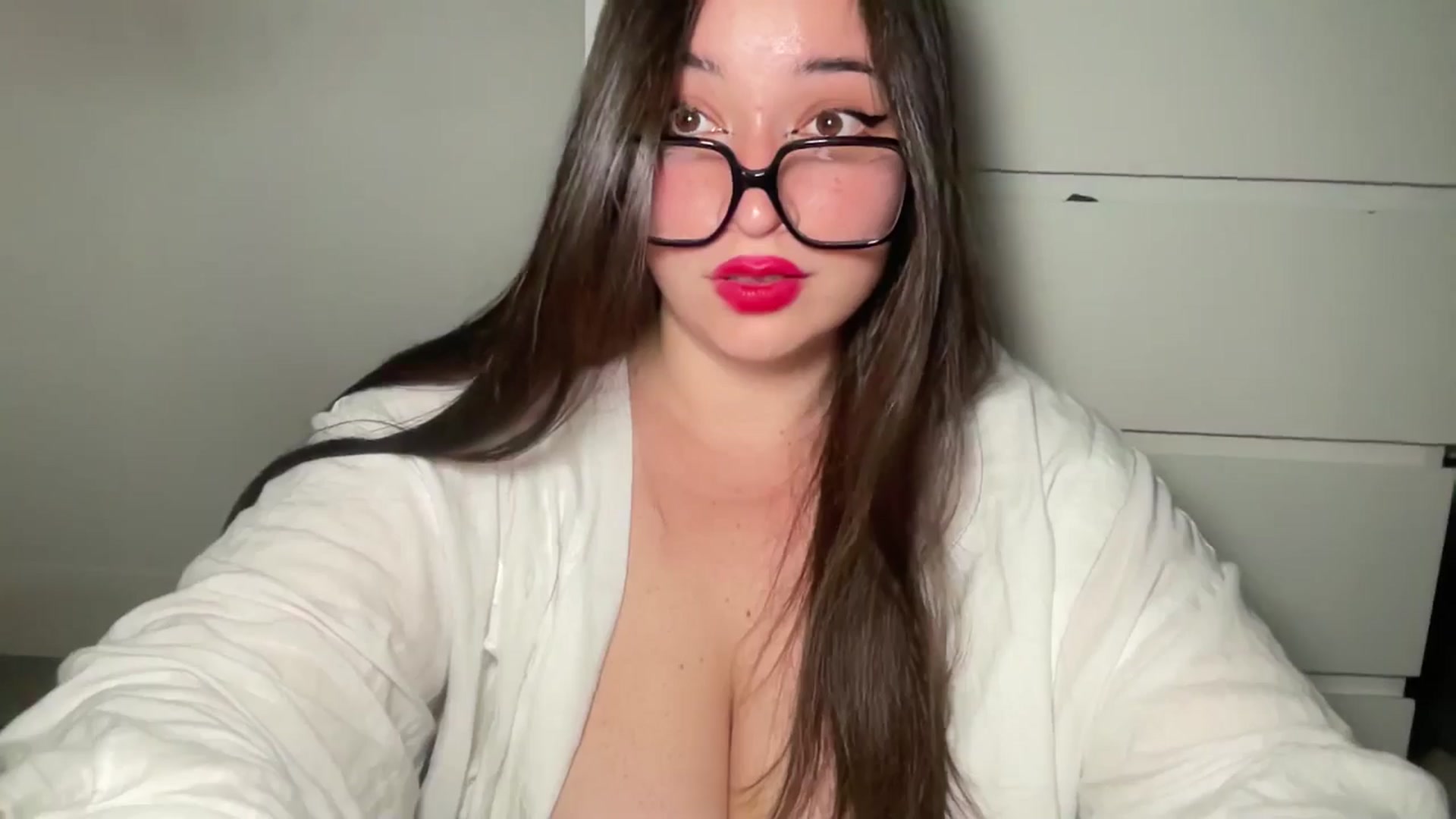 Gallery image thumbnail from Hasymura's myfreecams stream on, 08/13/2024, 23:35 image 13 of 20