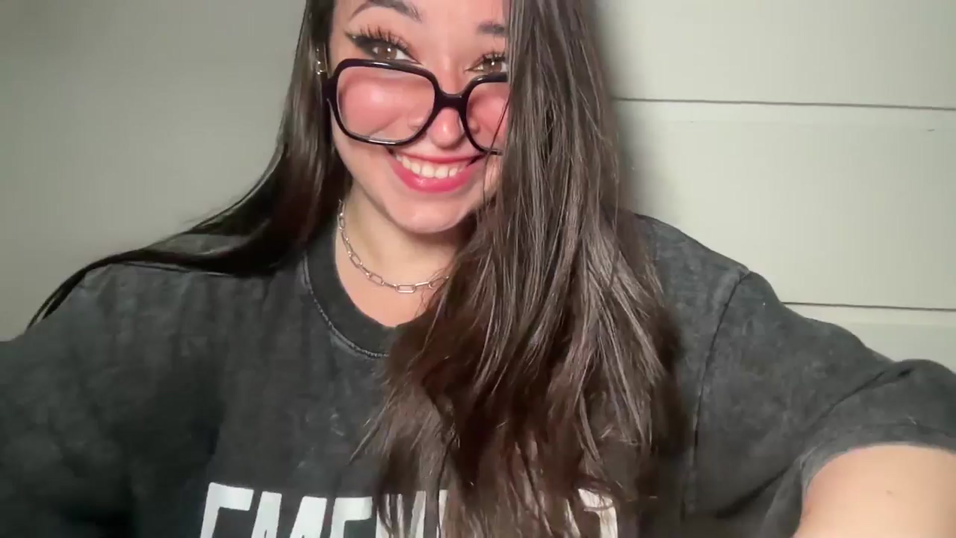 Gallery image thumbnail from Hasymura's myfreecams stream on, 08/18/2024, 22:11 image 6 of 20