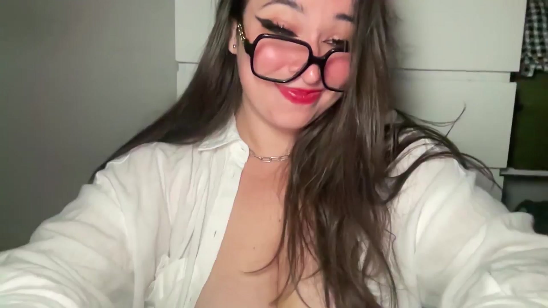 Gallery image thumbnail from Hasymura's myfreecams stream on, 08/18/2024, 23:30 image 3 of 20