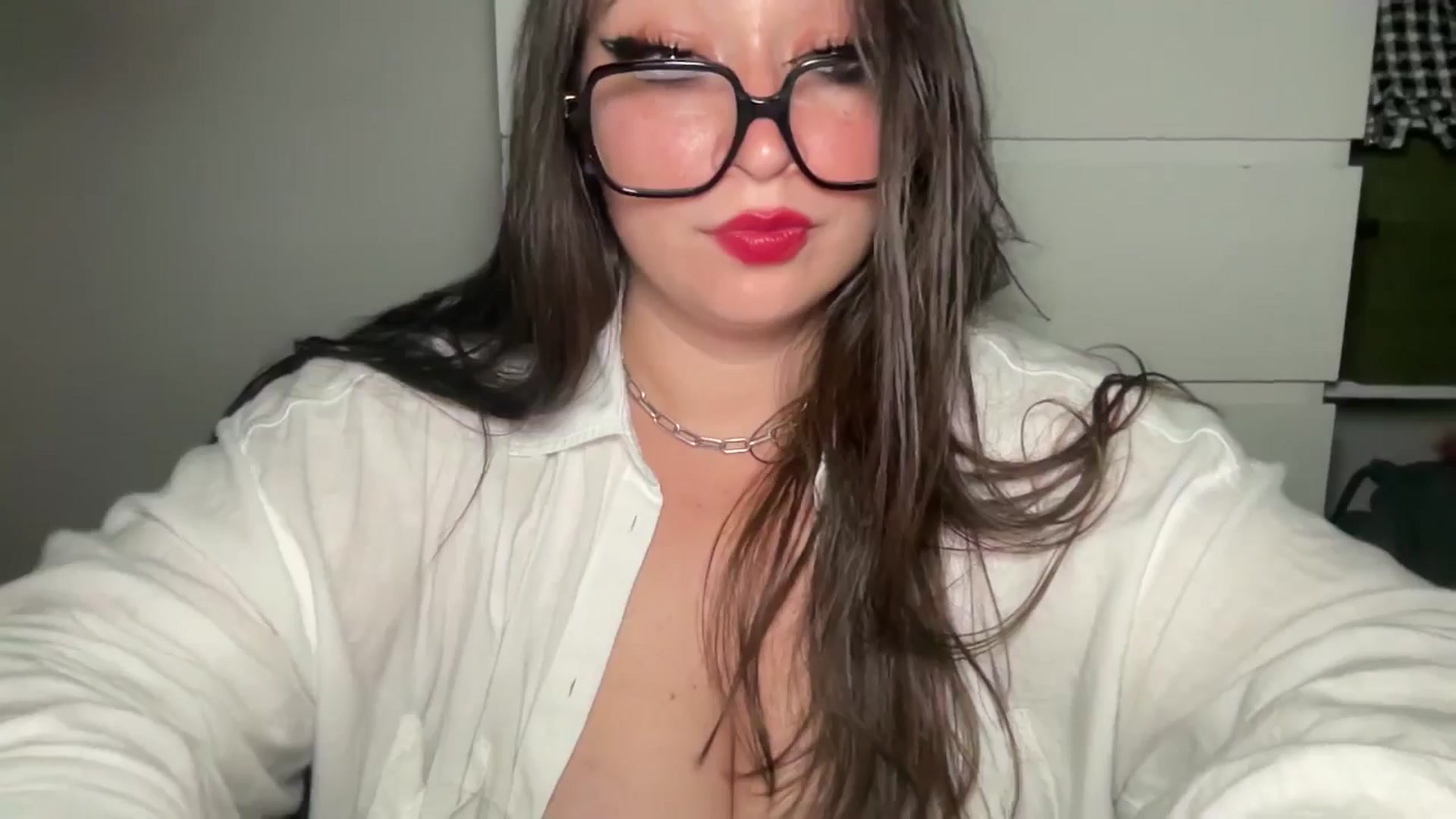 Gallery image thumbnail from Hasymura's myfreecams stream on, 08/19/2024, 24:29 image 14 of 20