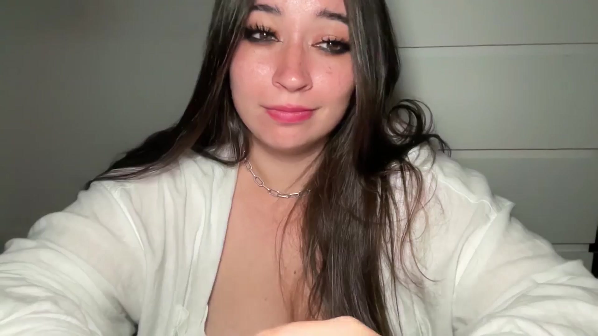 Gallery image thumbnail from Hasymura's myfreecams stream on, 08/20/2024, 02:57 image 13 of 20