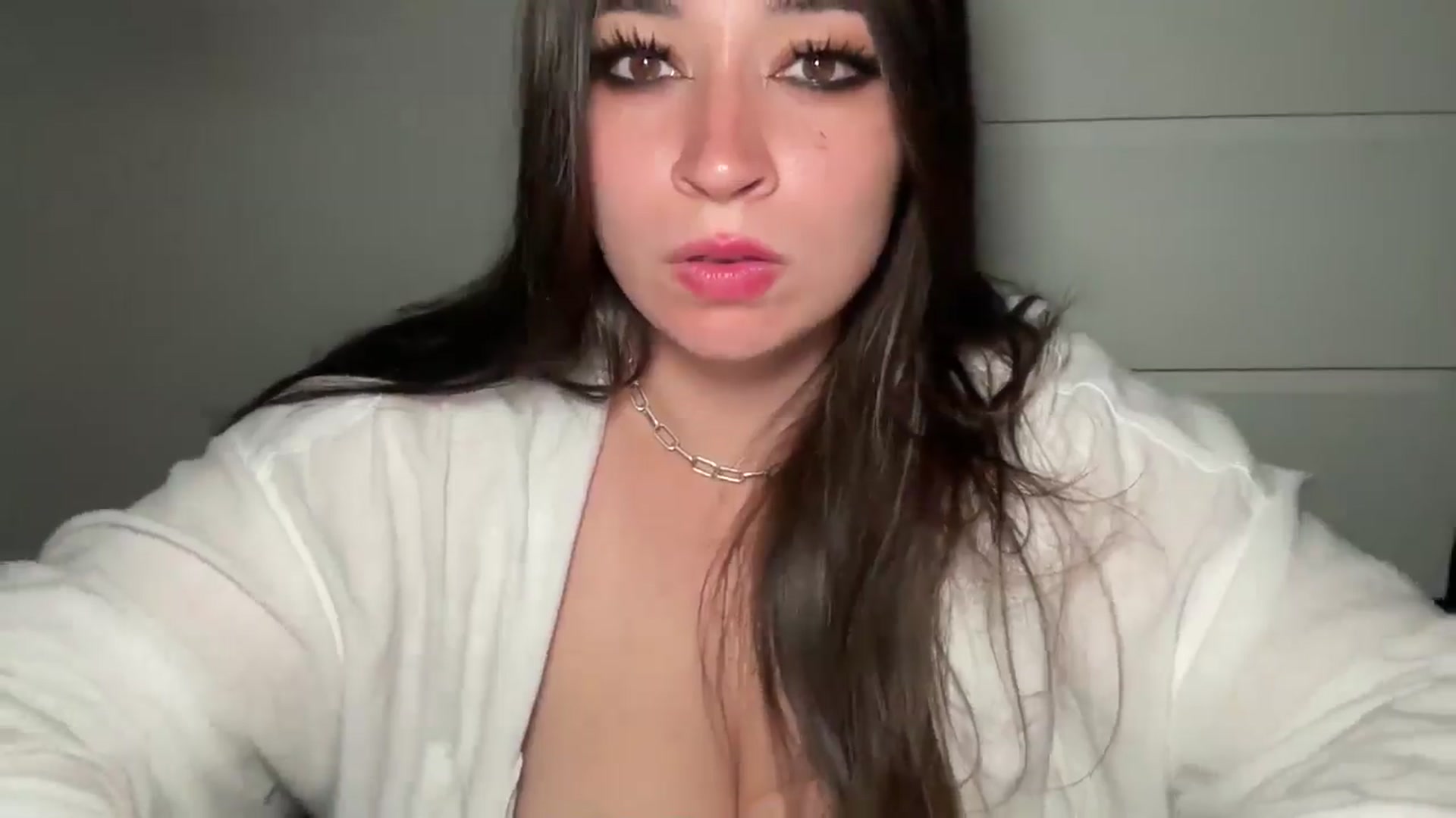 Gallery image thumbnail from Hasymura's myfreecams stream on, 08/20/2024, 02:57 image 12 of 20