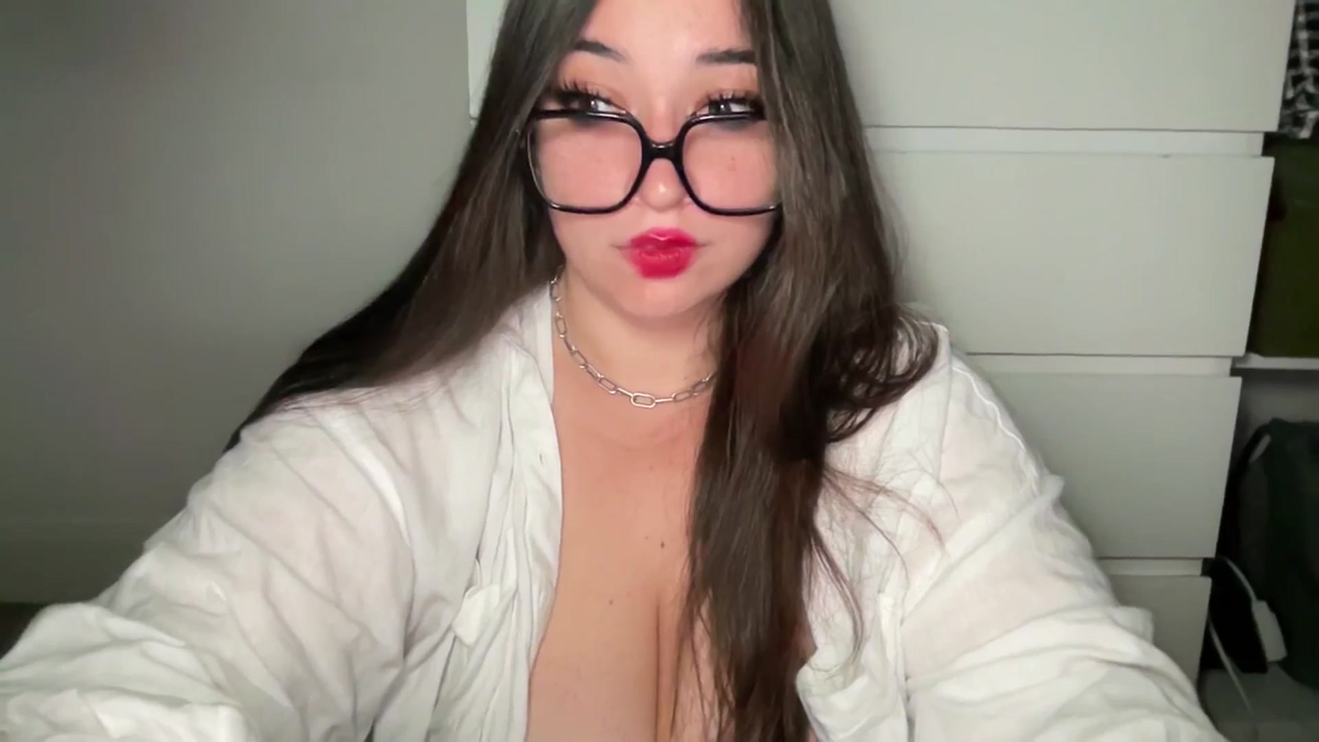 Gallery image thumbnail from Hasymura's myfreecams stream on, 08/21/2024, 23:27 image 15 of 20