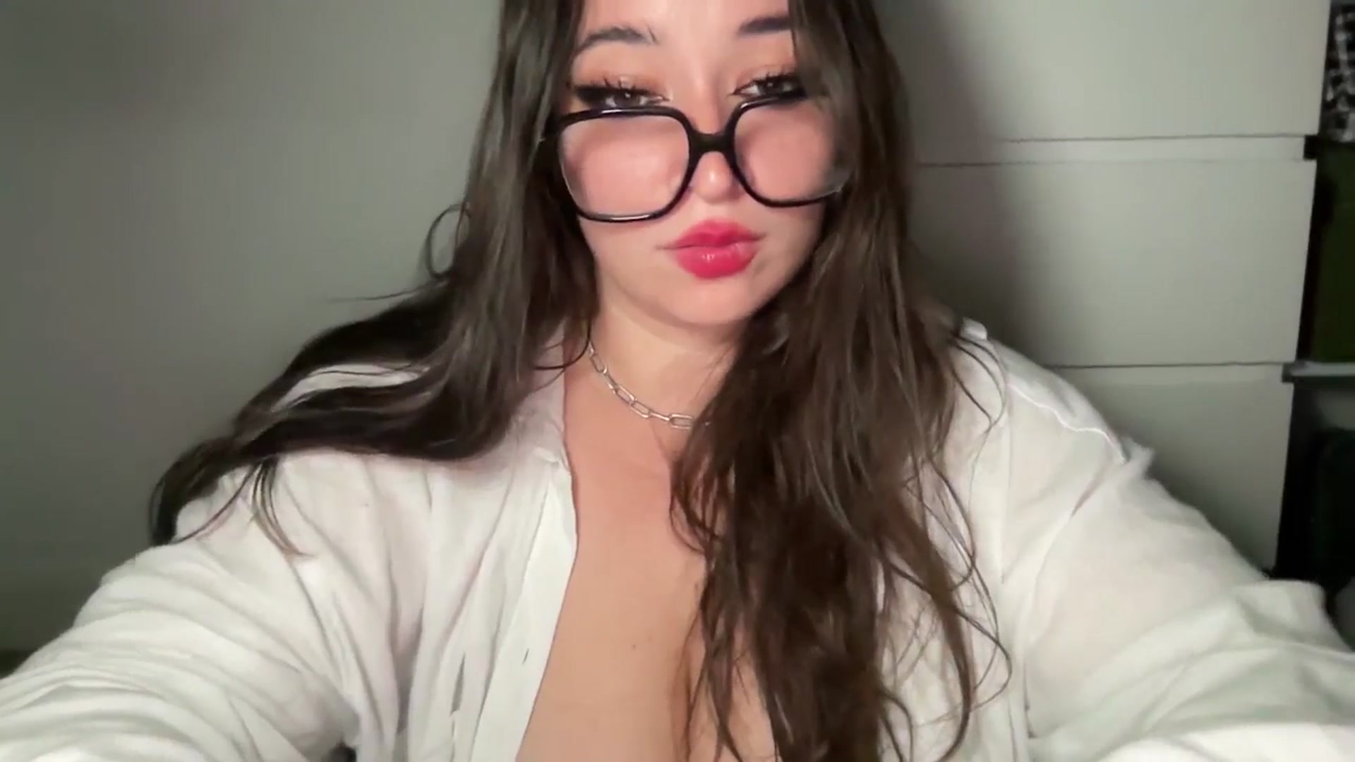 Gallery image thumbnail from Hasymura's myfreecams stream on, 08/22/2024, 23:21 image 13 of 20