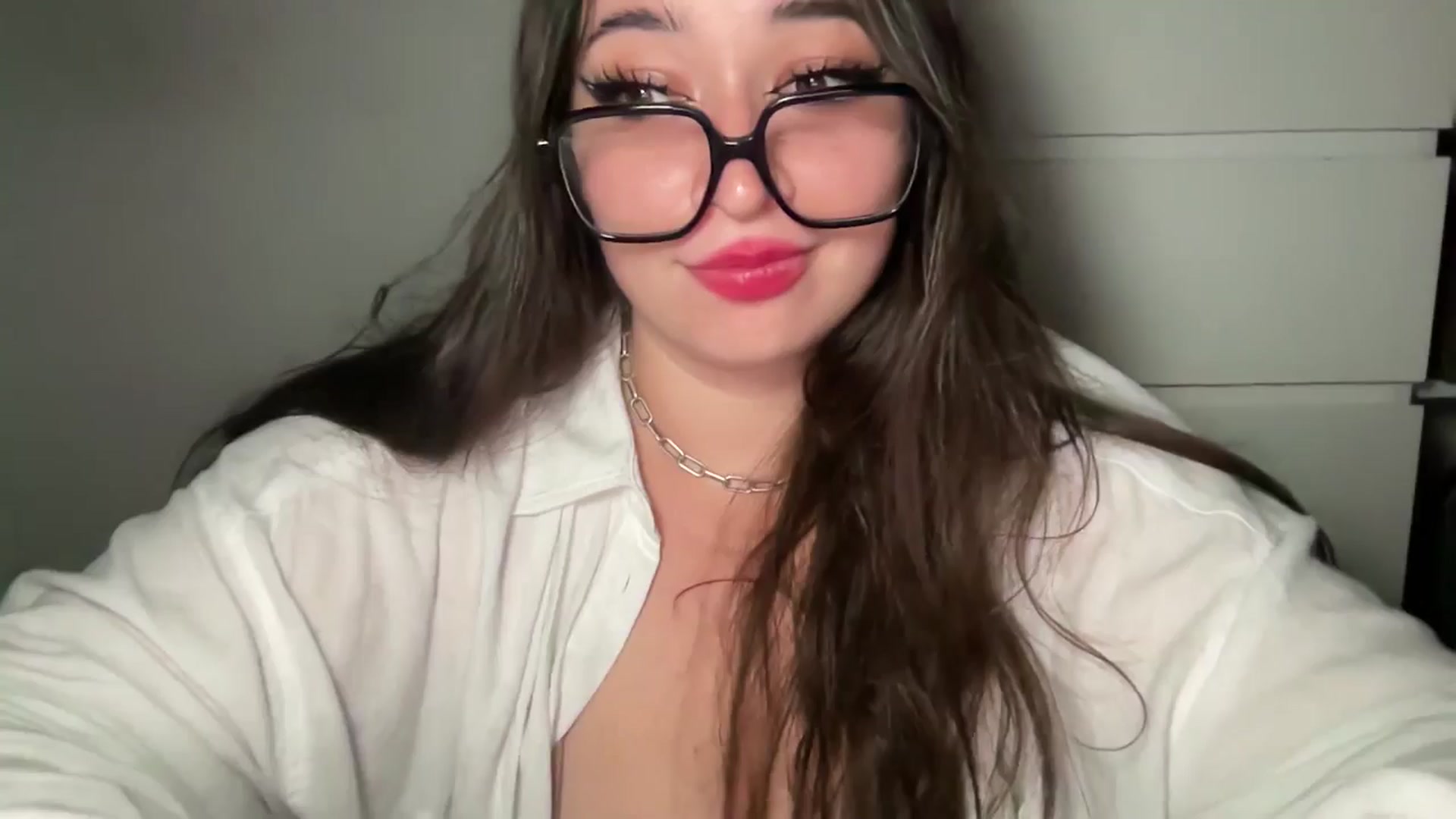 Gallery image thumbnail from Hasymura's myfreecams stream on, 08/22/2024, 23:21 image 17 of 20