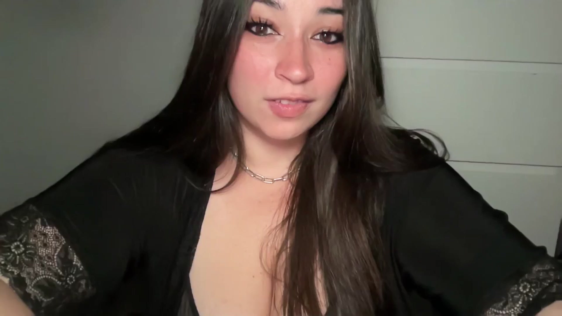 Gallery image thumbnail from Hasymura's myfreecams stream on, 08/23/2024, 22:53 image 6 of 20