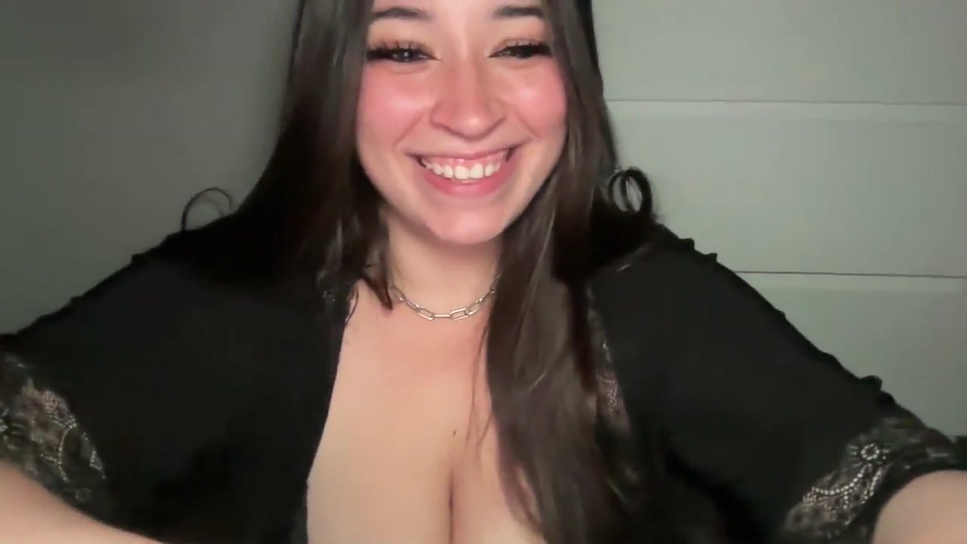 Gallery image thumbnail from Hasymura's myfreecams stream on, 08/24/2024, 24:02 image 17 of 20