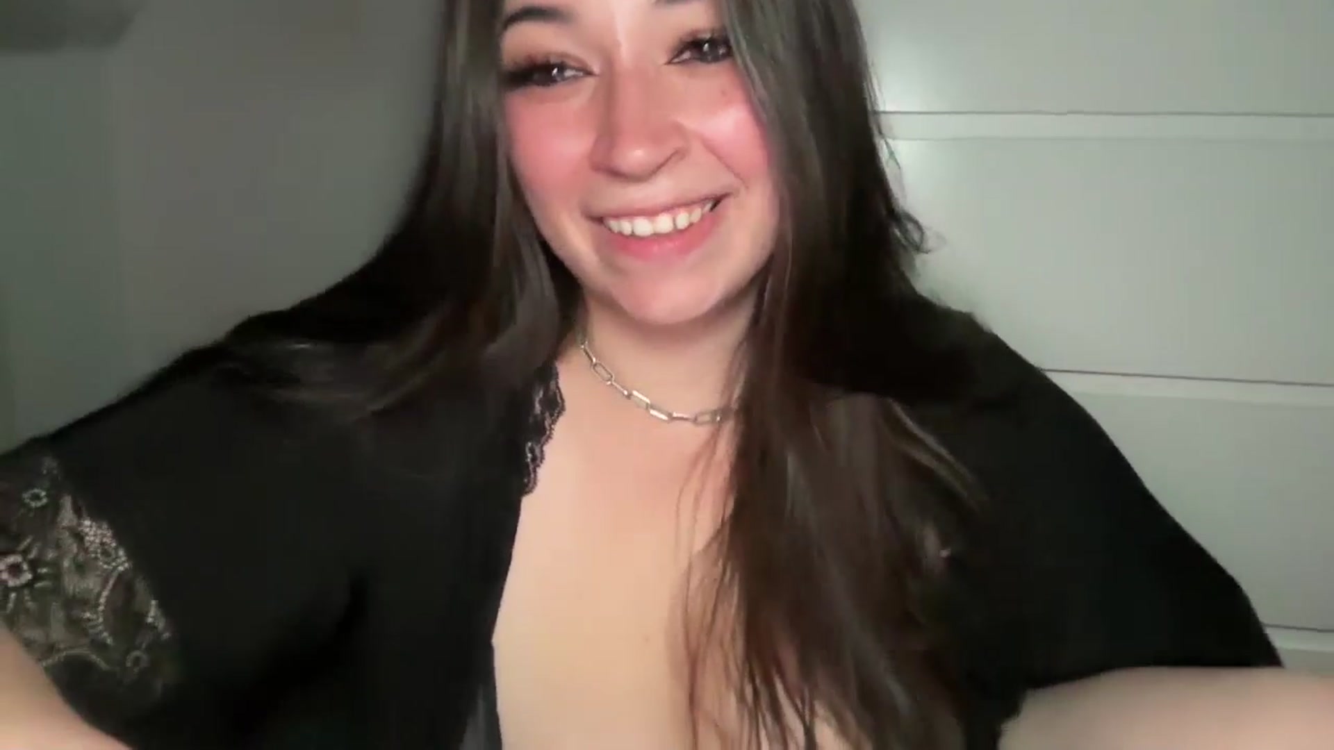 Gallery image thumbnail from Hasymura's myfreecams stream on, 08/24/2024, 24:15 image 5 of 20