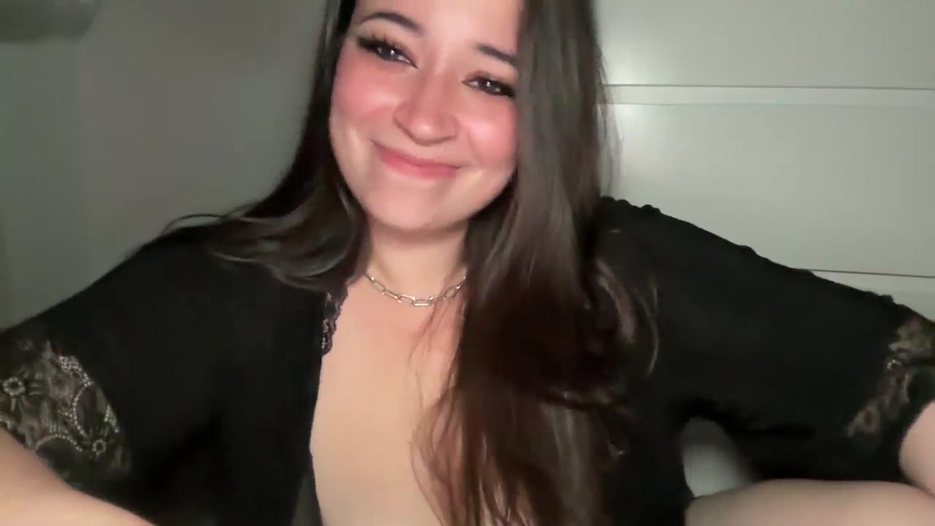 Gallery image thumbnail from Hasymura's myfreecams stream on, 08/24/2024, 24:15 image 6 of 20