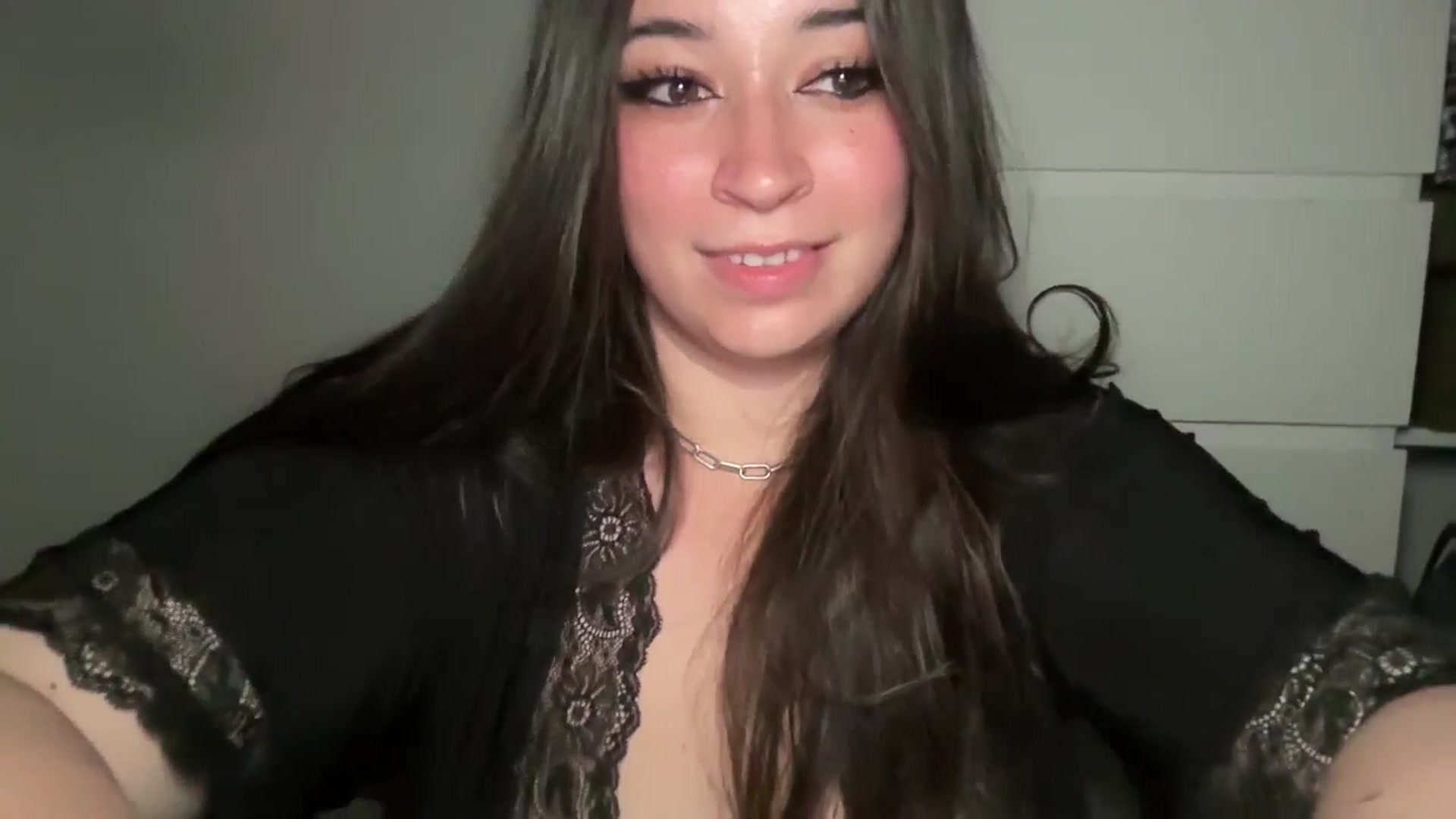 Gallery image thumbnail from Hasymura's myfreecams stream on, 08/24/2024, 01:33 image 3 of 20