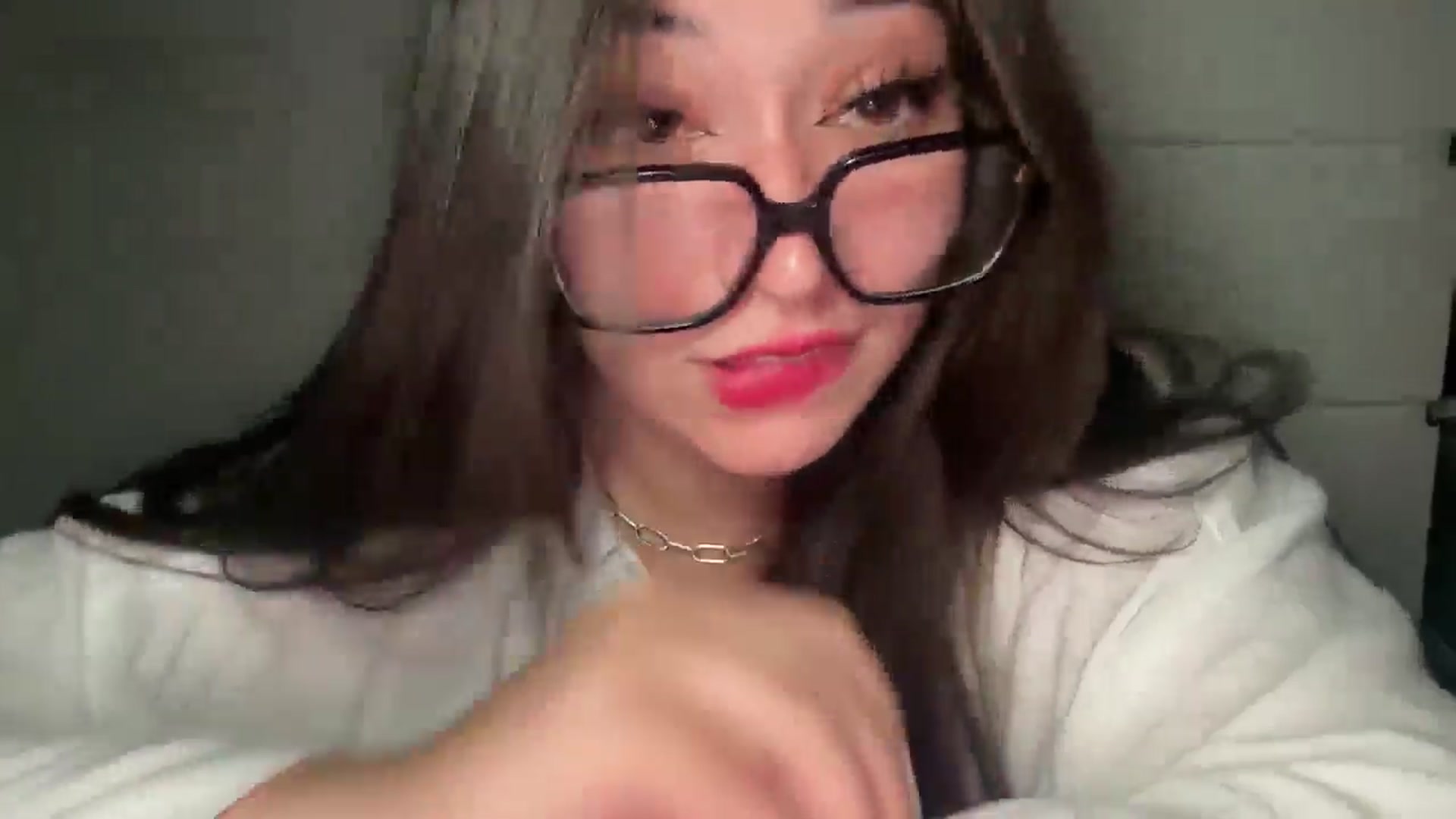 Gallery image thumbnail from Hasymura's myfreecams stream on, 08/25/2024, 22:36 image 10 of 20