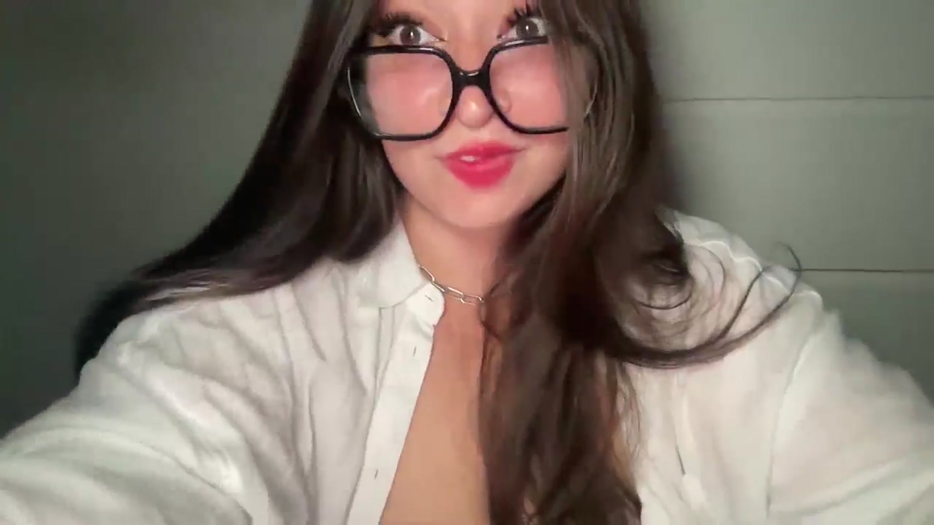 Gallery image thumbnail from Hasymura's myfreecams stream on, 08/25/2024, 22:36 image 7 of 20