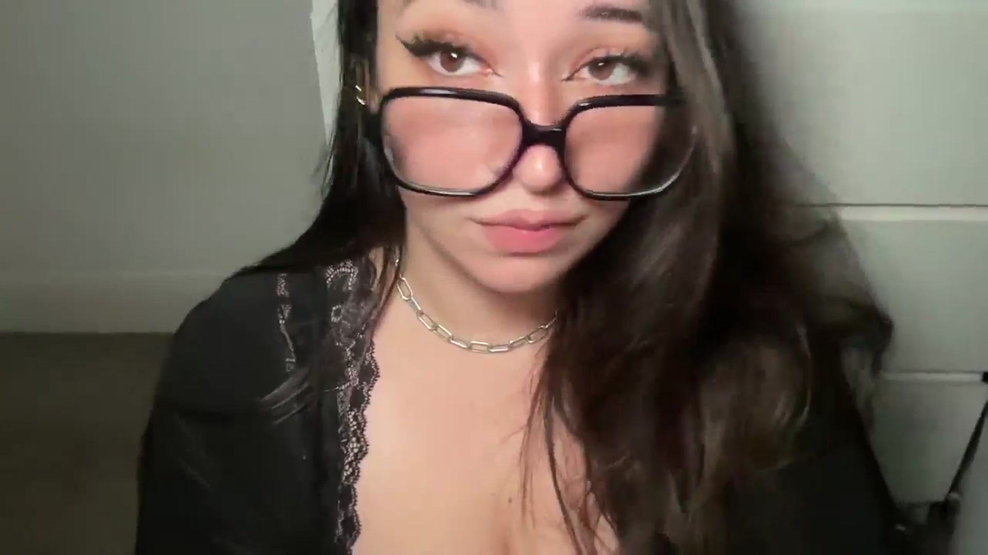 Gallery image thumbnail from Hasymura's myfreecams stream on, 08/30/2024, 23:47 image 7 of 20