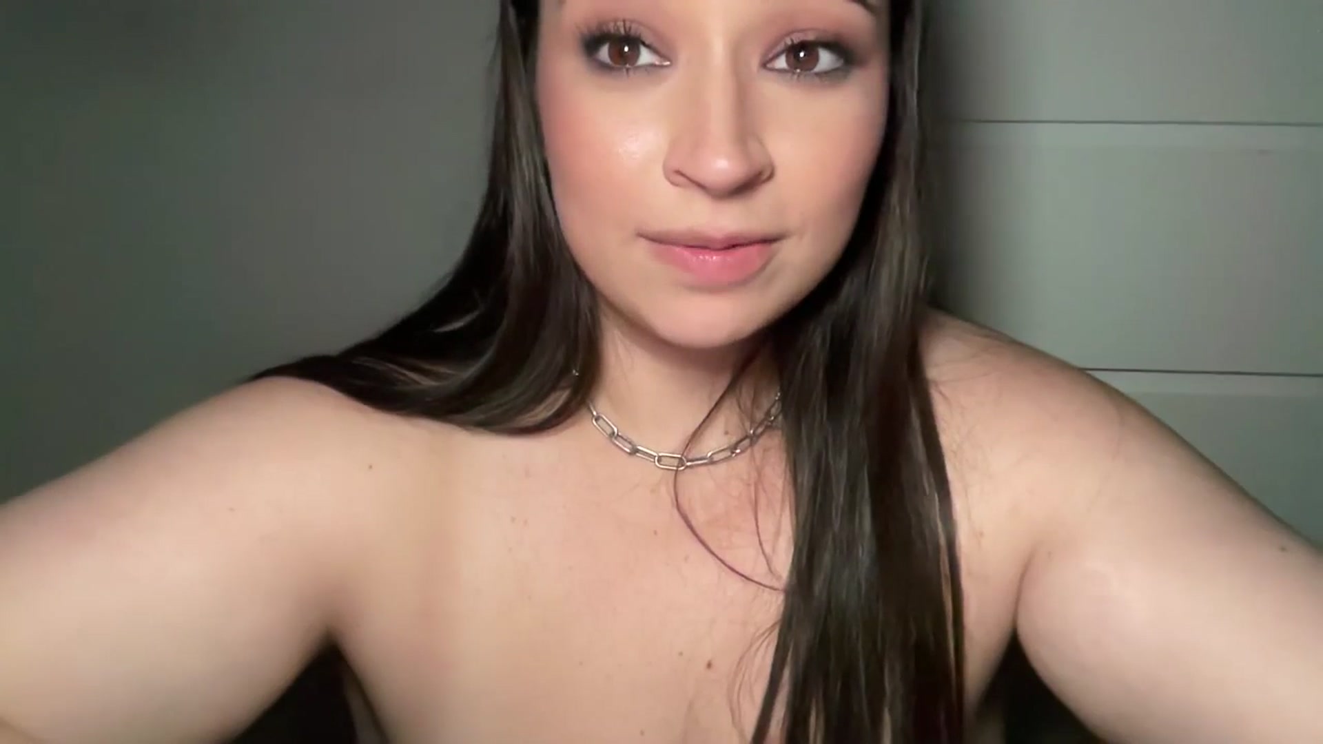 Gallery image thumbnail from Hasymura's myfreecams stream on, 08/31/2024, 23:16 image 18 of 20