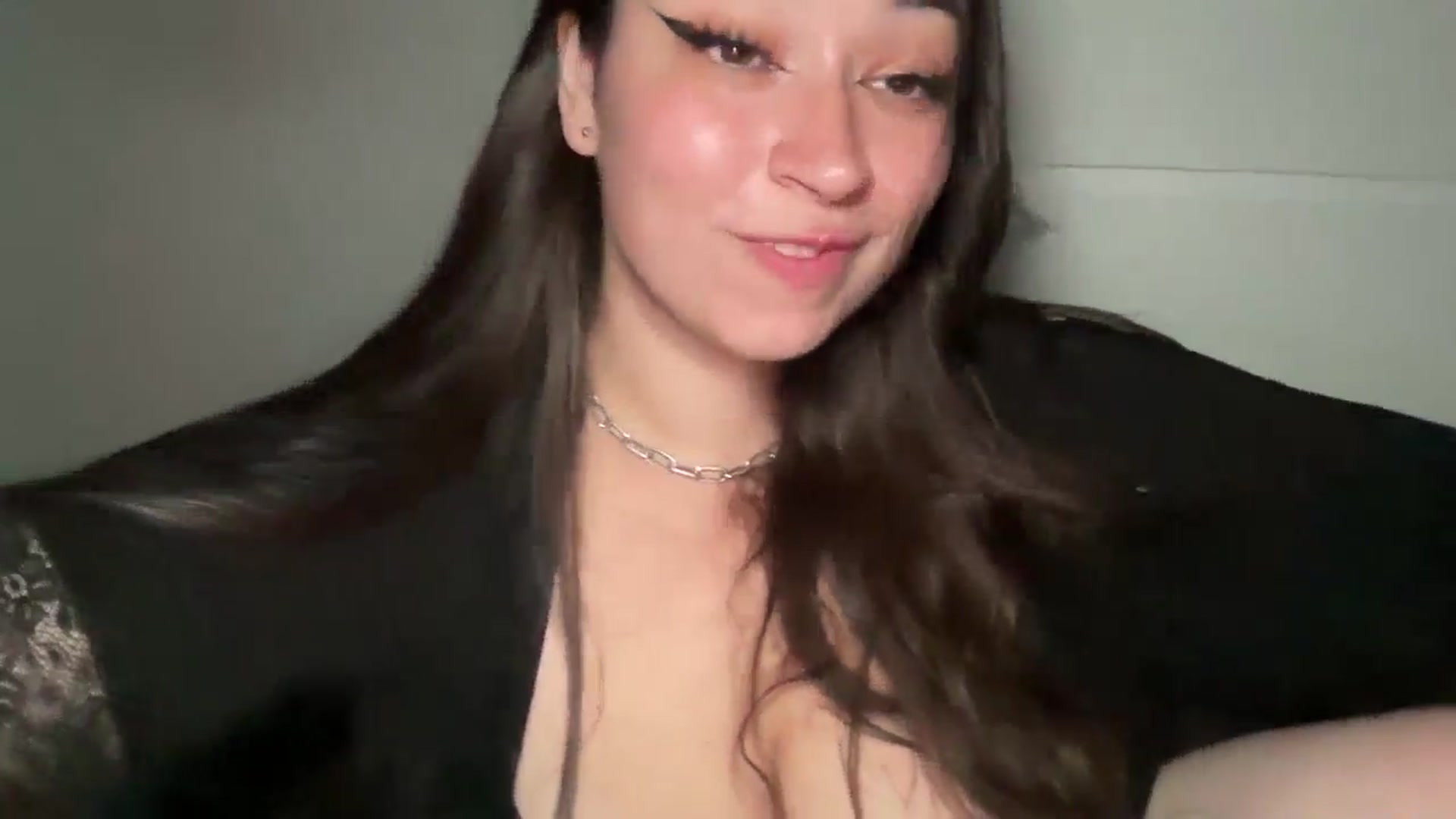 Gallery image thumbnail from Hasymura's myfreecams stream on, 09/02/2024, 24:51 image 16 of 20