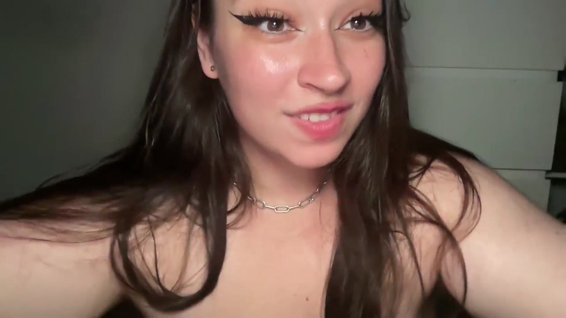 Gallery image thumbnail from Hasymura's myfreecams stream on, 09/03/2024, 01:36 image 11 of 20