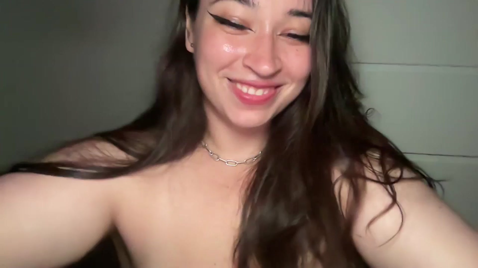 Gallery image thumbnail from Hasymura's myfreecams stream on, 09/03/2024, 01:36 image 1 of 20