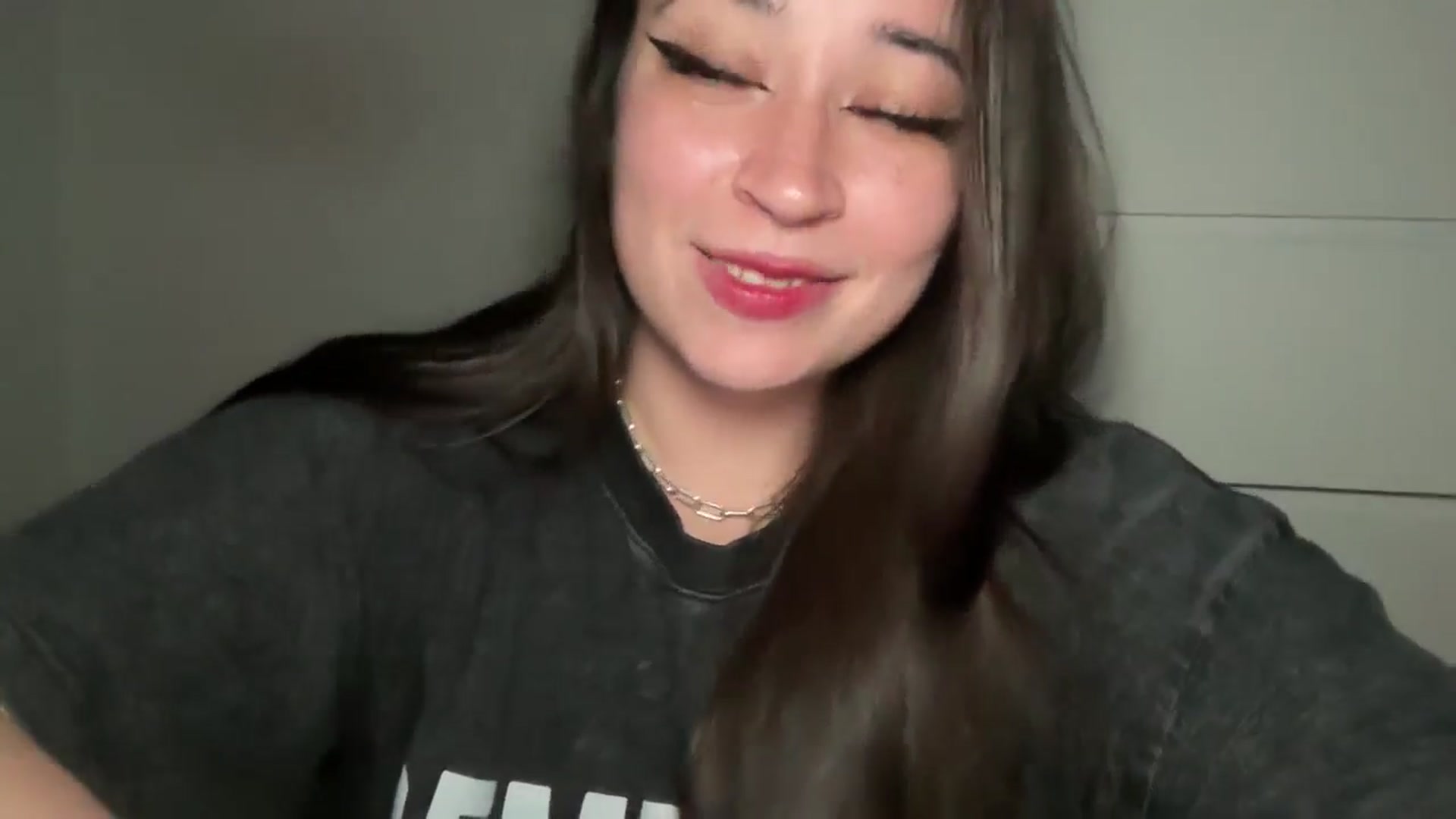 Gallery image thumbnail from Hasymura's myfreecams stream on, 09/03/2024, 23:02 image 7 of 20