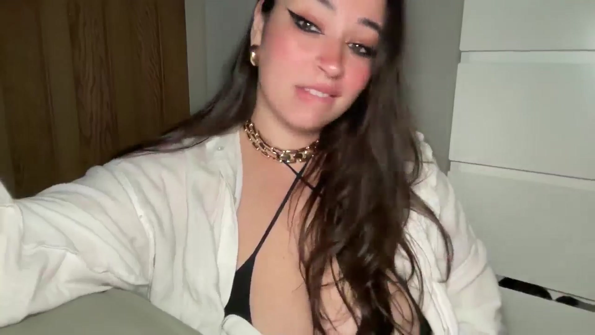 Gallery image thumbnail from Hasymura's myfreecams stream on, 09/08/2024, 23:51 image 10 of 20