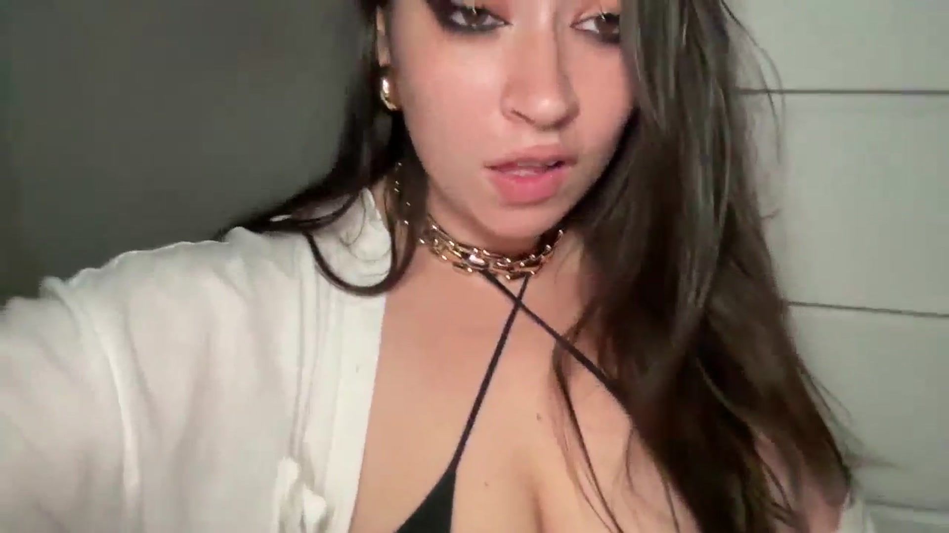 Gallery image thumbnail from Hasymura's myfreecams stream on, 09/10/2024, 24:00 image 14 of 20