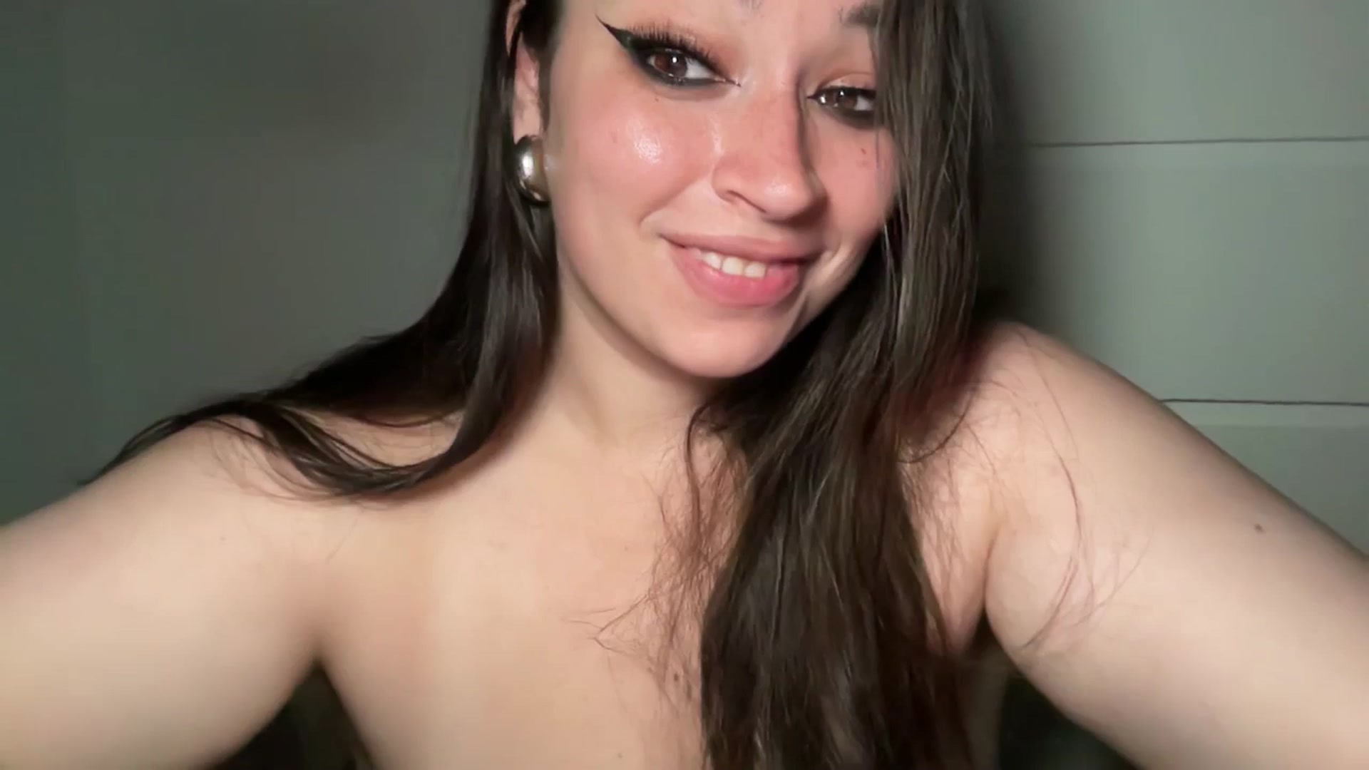 Gallery image thumbnail from Hasymura's myfreecams stream on, 09/13/2024, 24:16 image 17 of 20