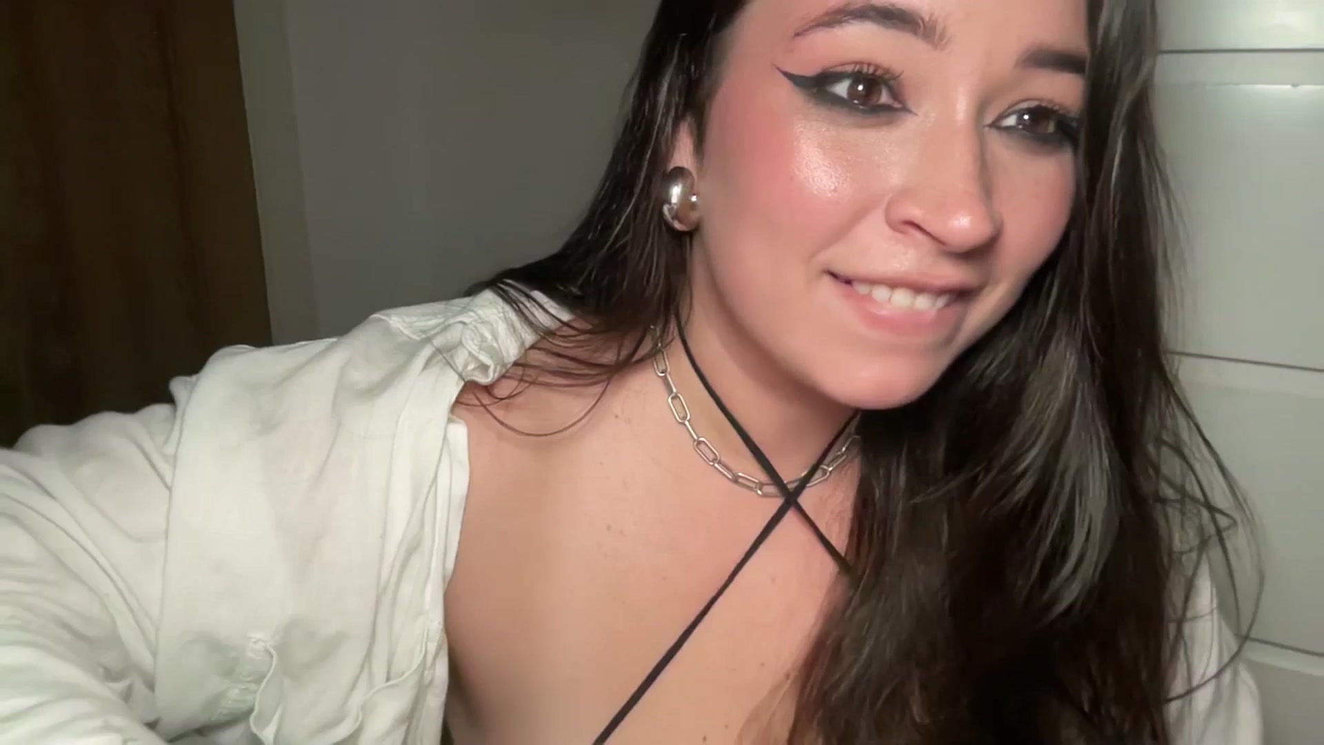 Gallery image thumbnail from Hasymura's myfreecams stream on, 09/15/2024, 22:29 image 4 of 20
