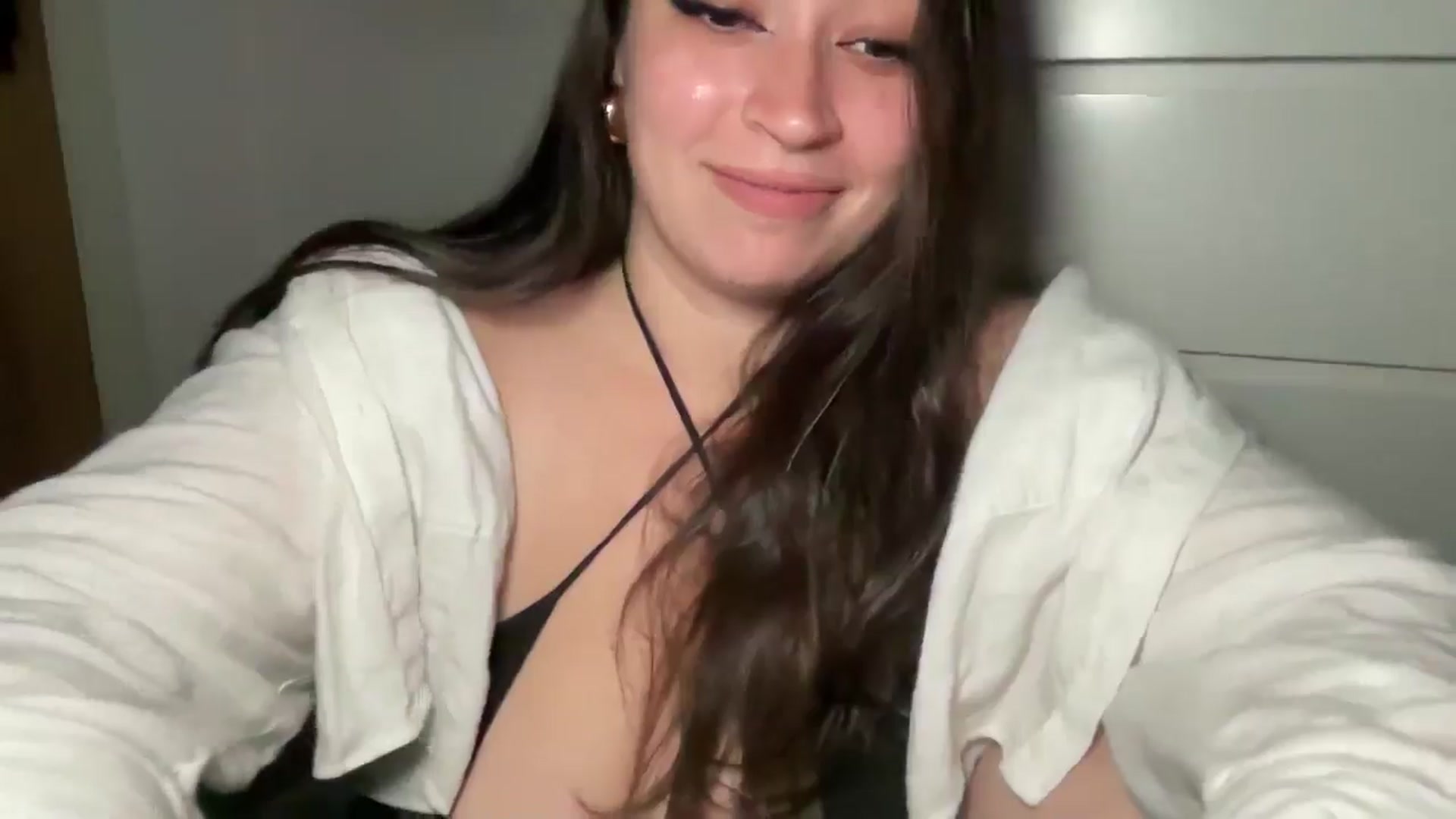 Gallery image thumbnail from Hasymura's myfreecams stream on, 09/18/2024, 23:24 image 11 of 20