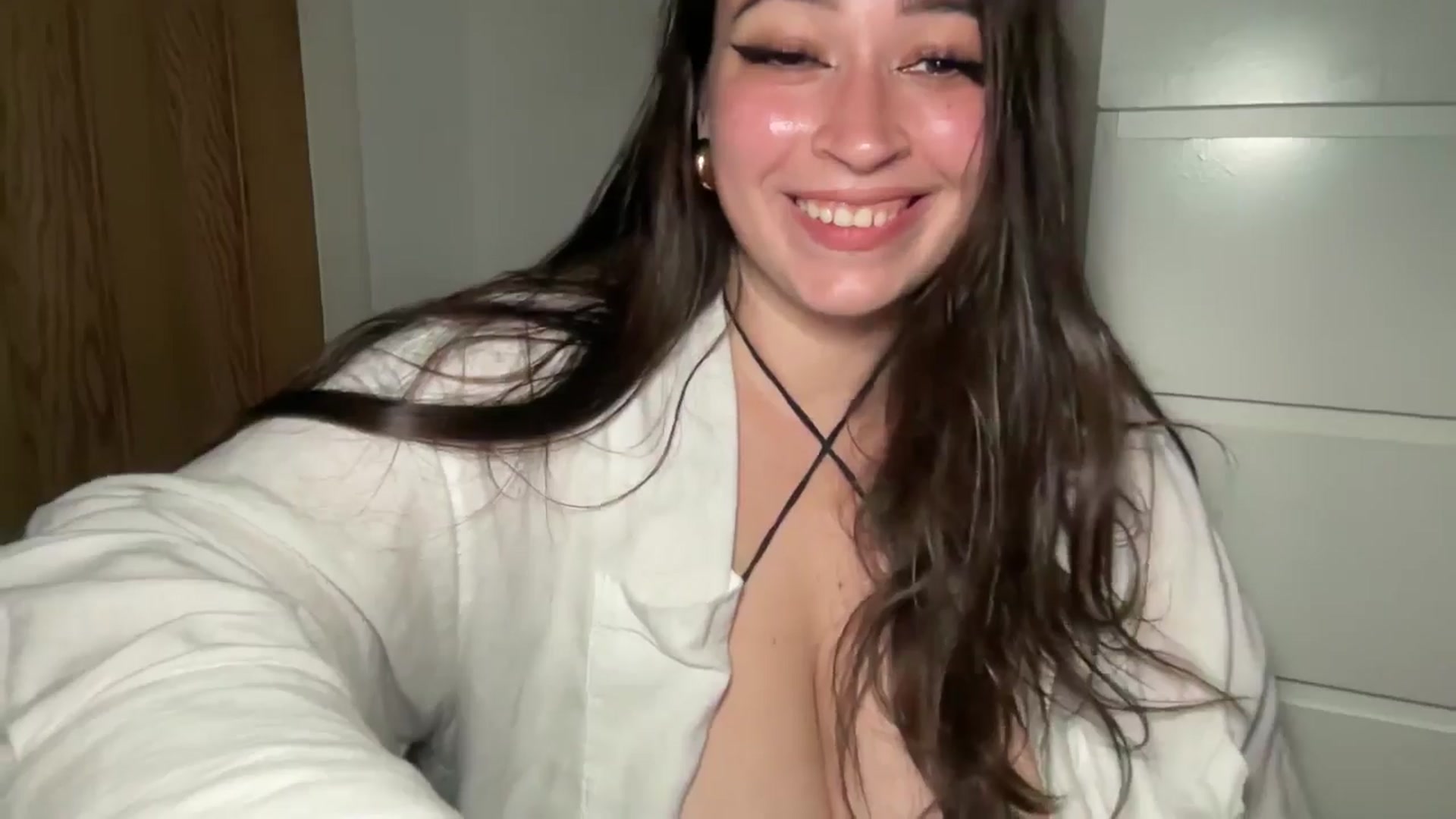 Gallery image thumbnail from Hasymura's myfreecams stream on, 09/19/2024, 24:07 image 11 of 20