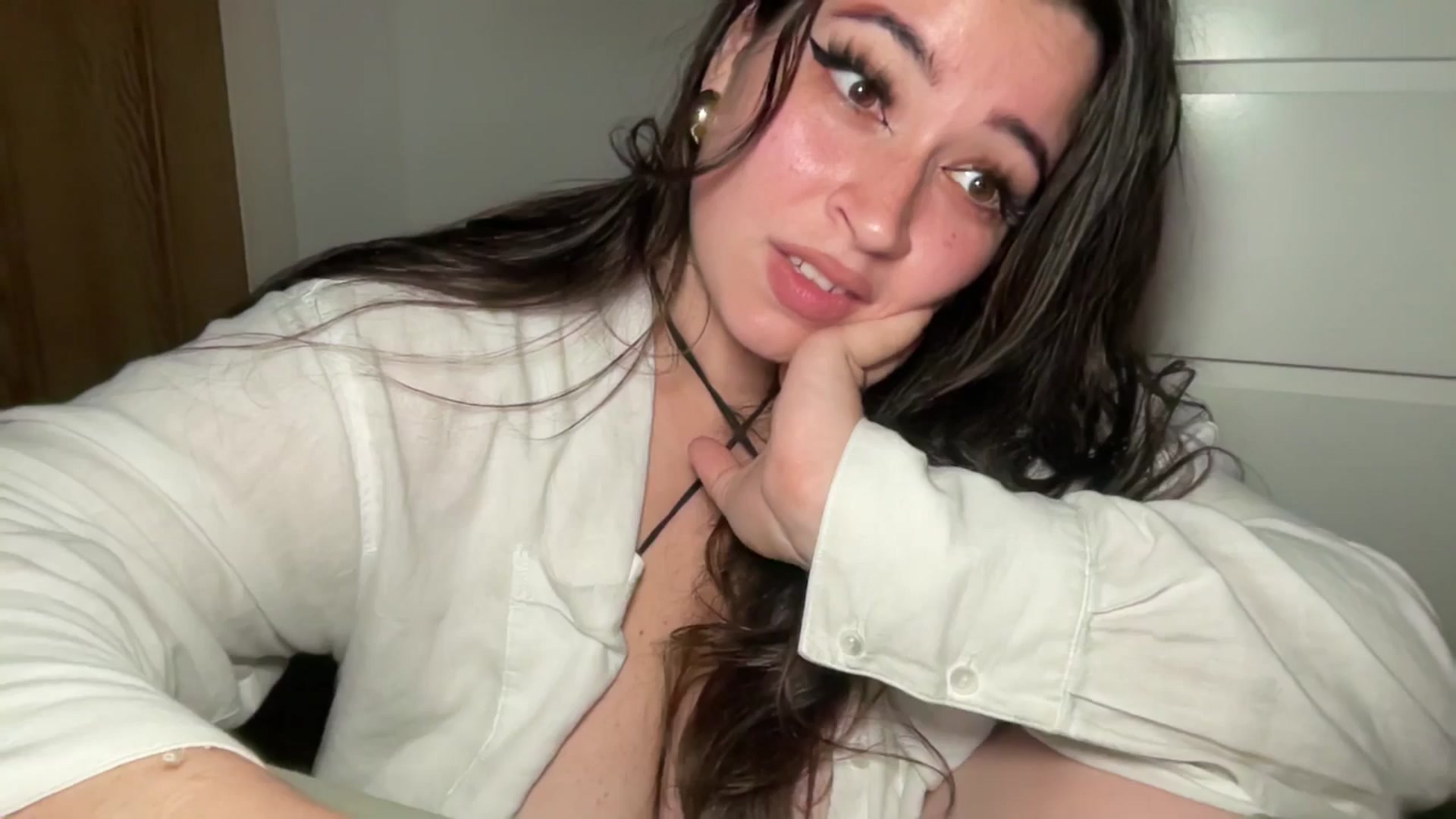 Gallery image thumbnail from Hasymura's myfreecams stream on, 09/19/2024, 24:07 image 6 of 20
