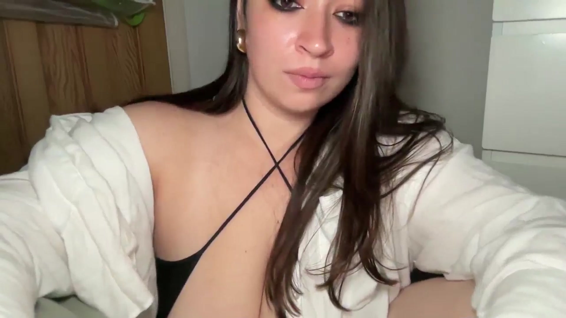 Gallery image thumbnail from Hasymura's myfreecams stream on, 10/01/2024, 13:17 image 6 of 20