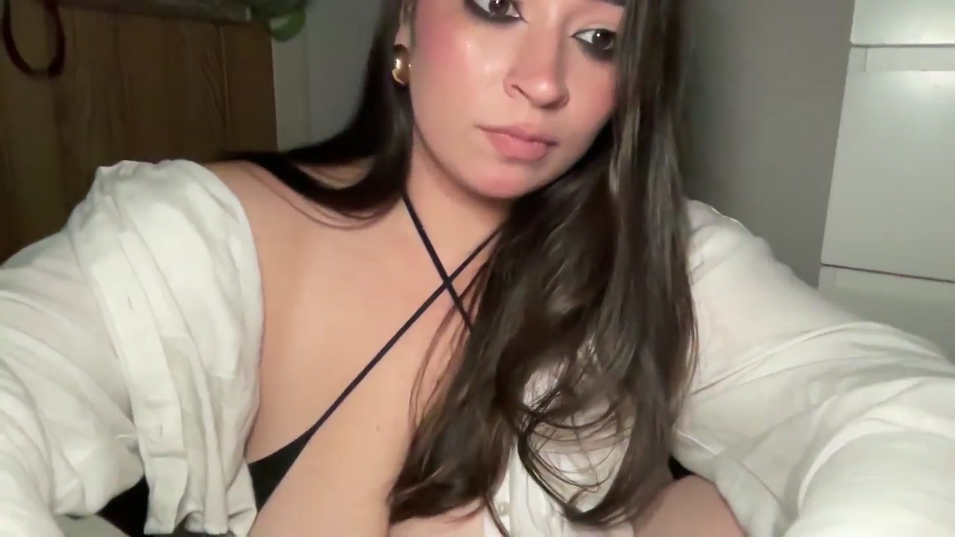 Gallery image thumbnail from Hasymura's myfreecams stream on, 10/03/2024, 21:06 image 15 of 20
